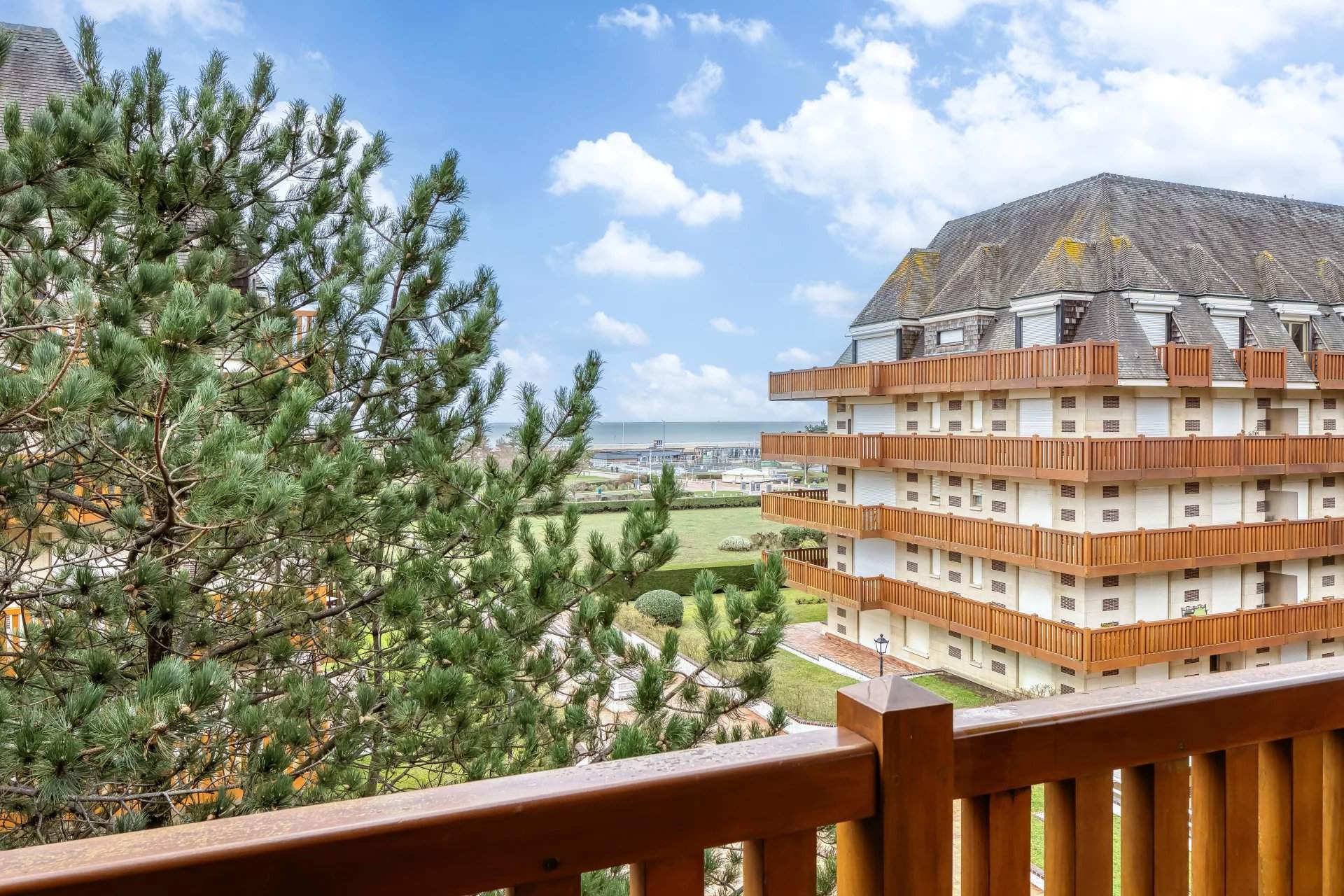 Deauville  - Piso 2 Cuartos, 1 Habitacion - picture 1