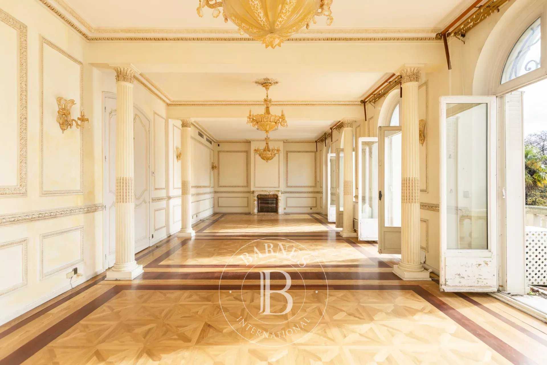 Neuilly-sur-Seine  - Mansion 