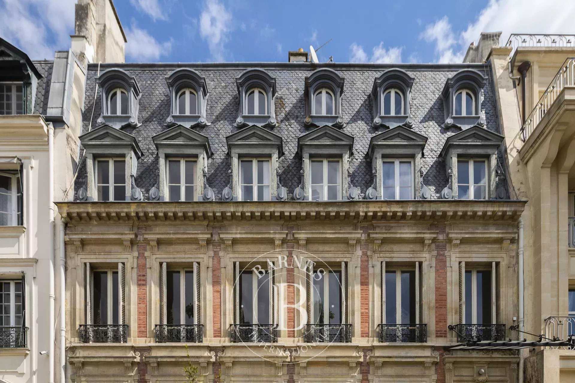 Paris  - Mansion 4 Bedrooms