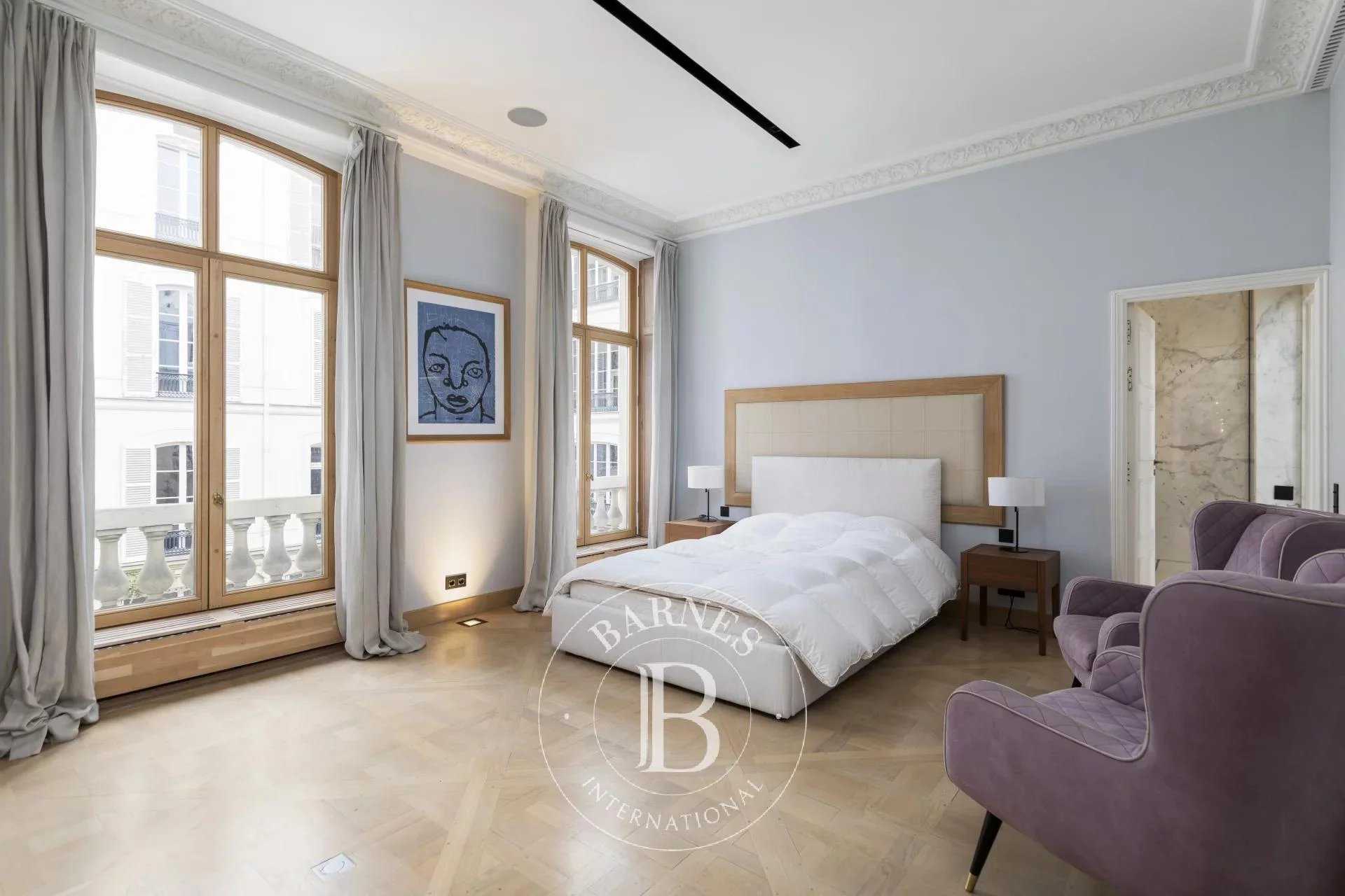 Paris  - Mansion 5 Bedrooms