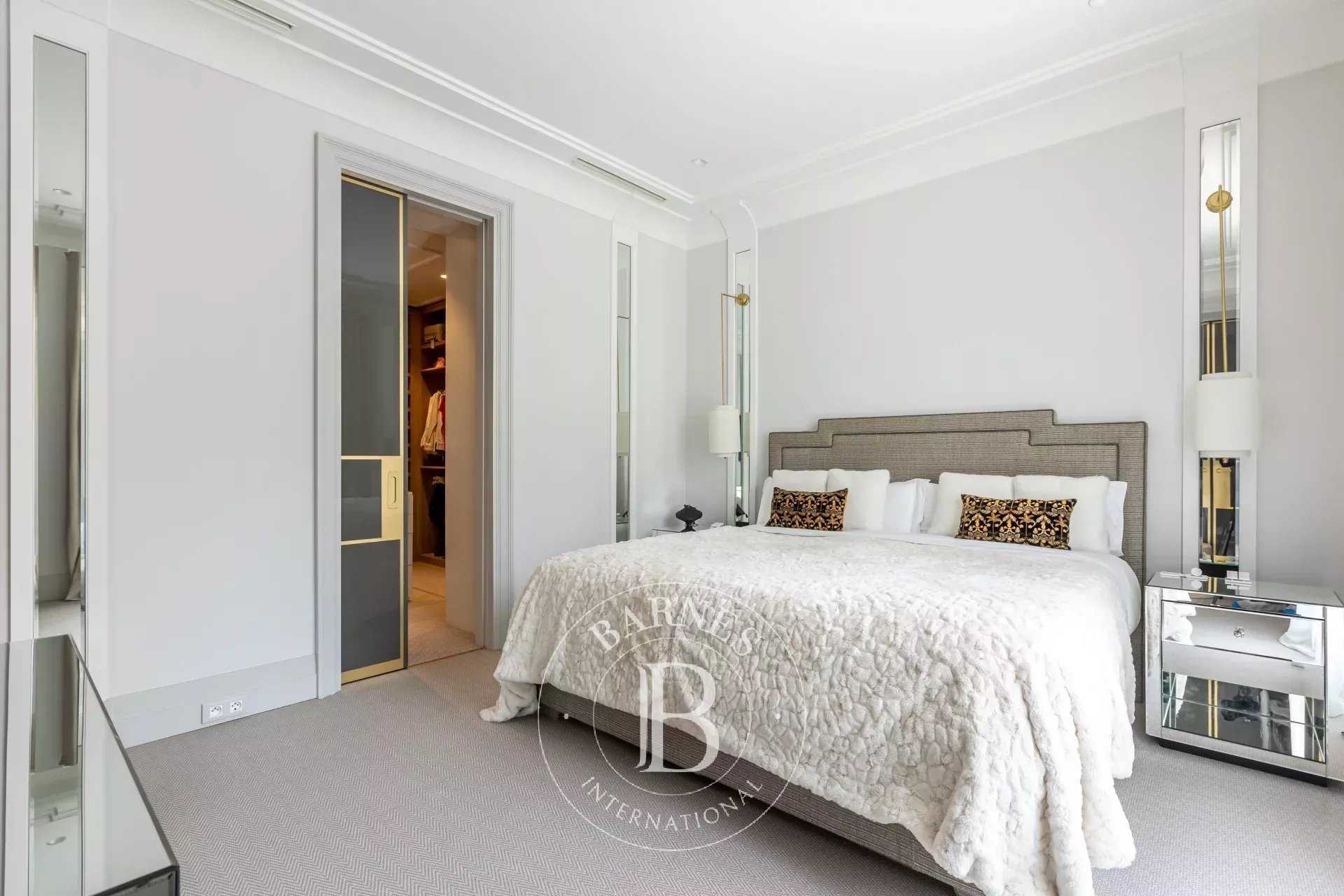 Neuilly-sur-Seine  - Mansion 5 Bedrooms