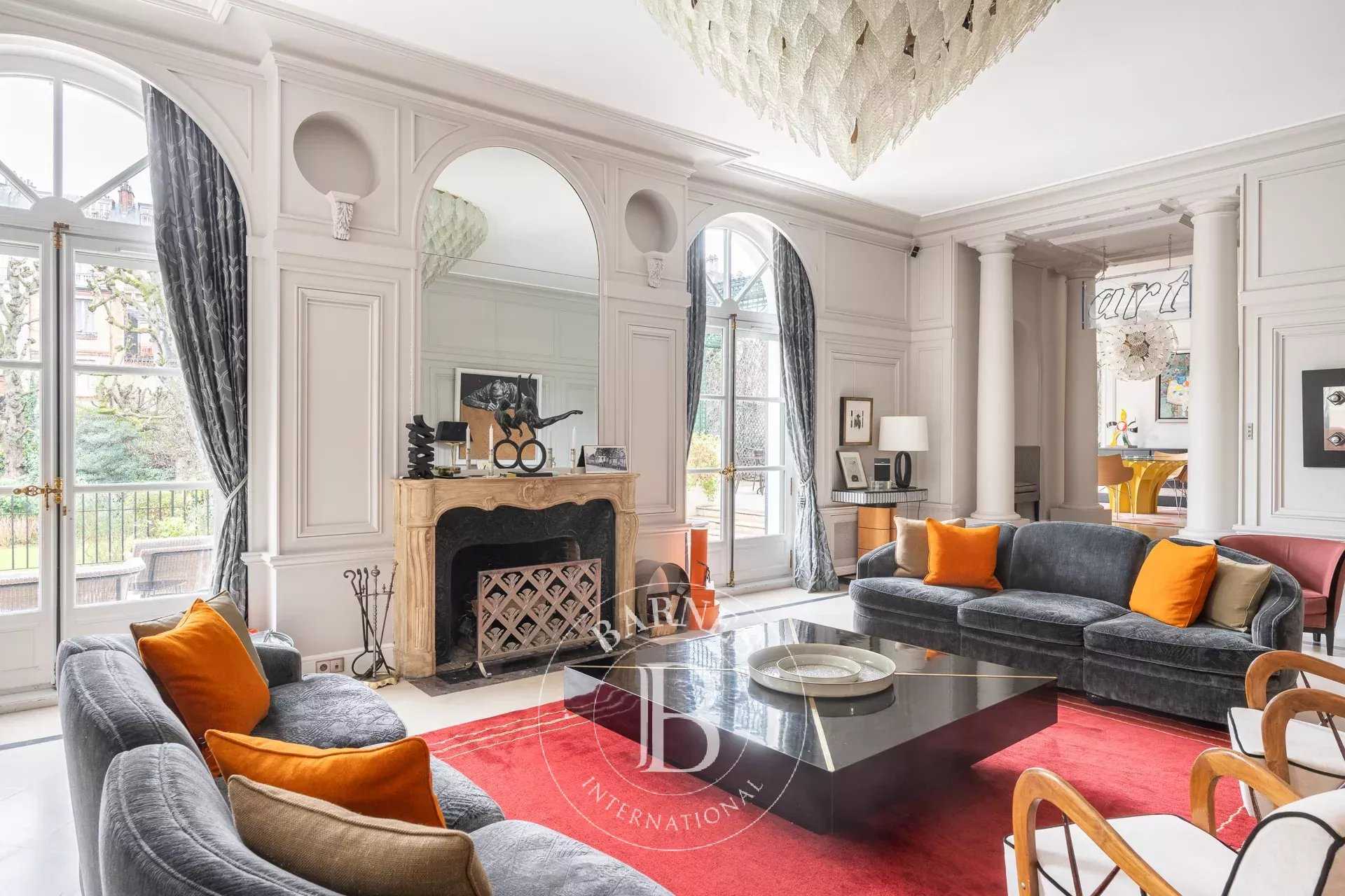 Paris  - Mansion 