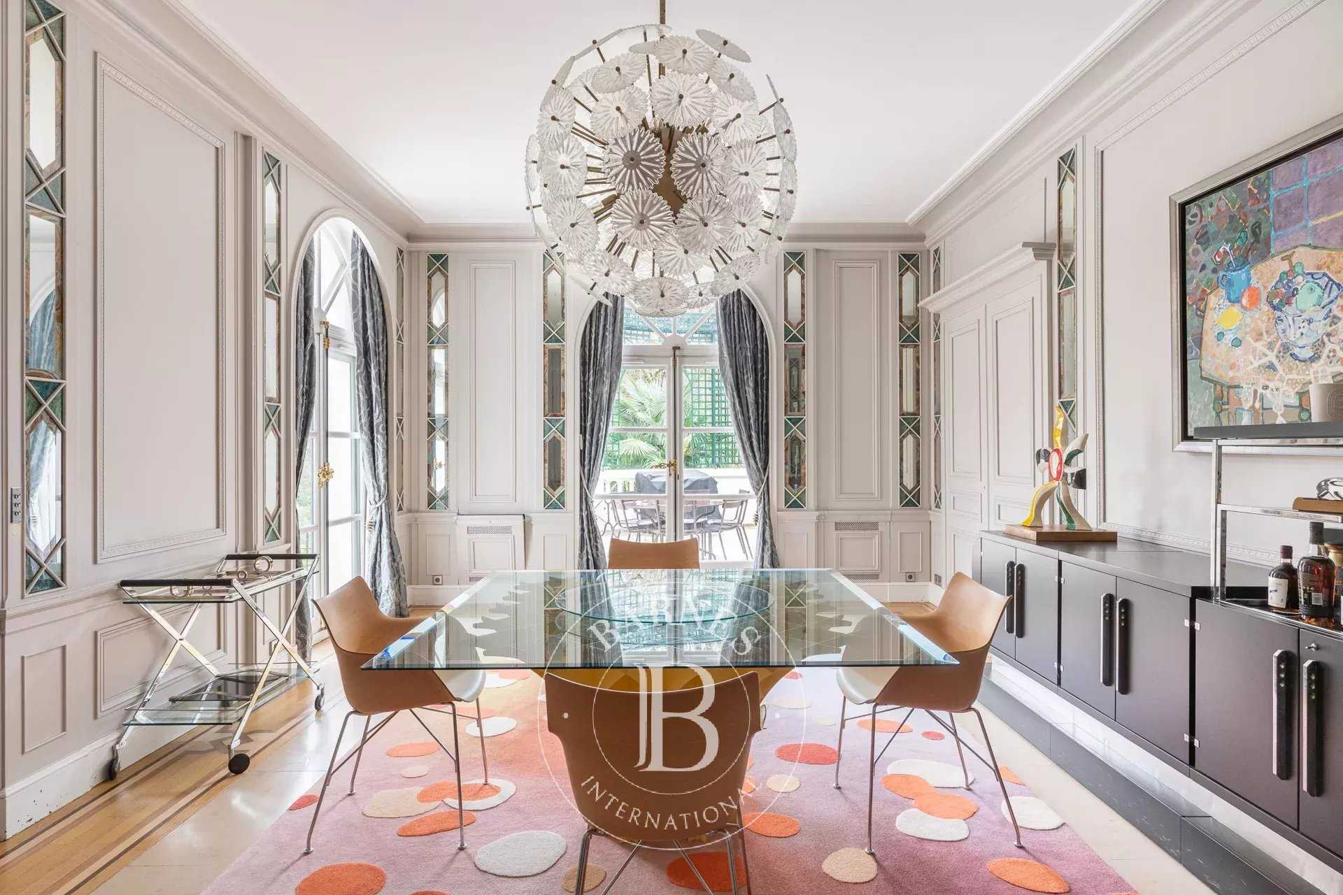 Paris  - Mansion 