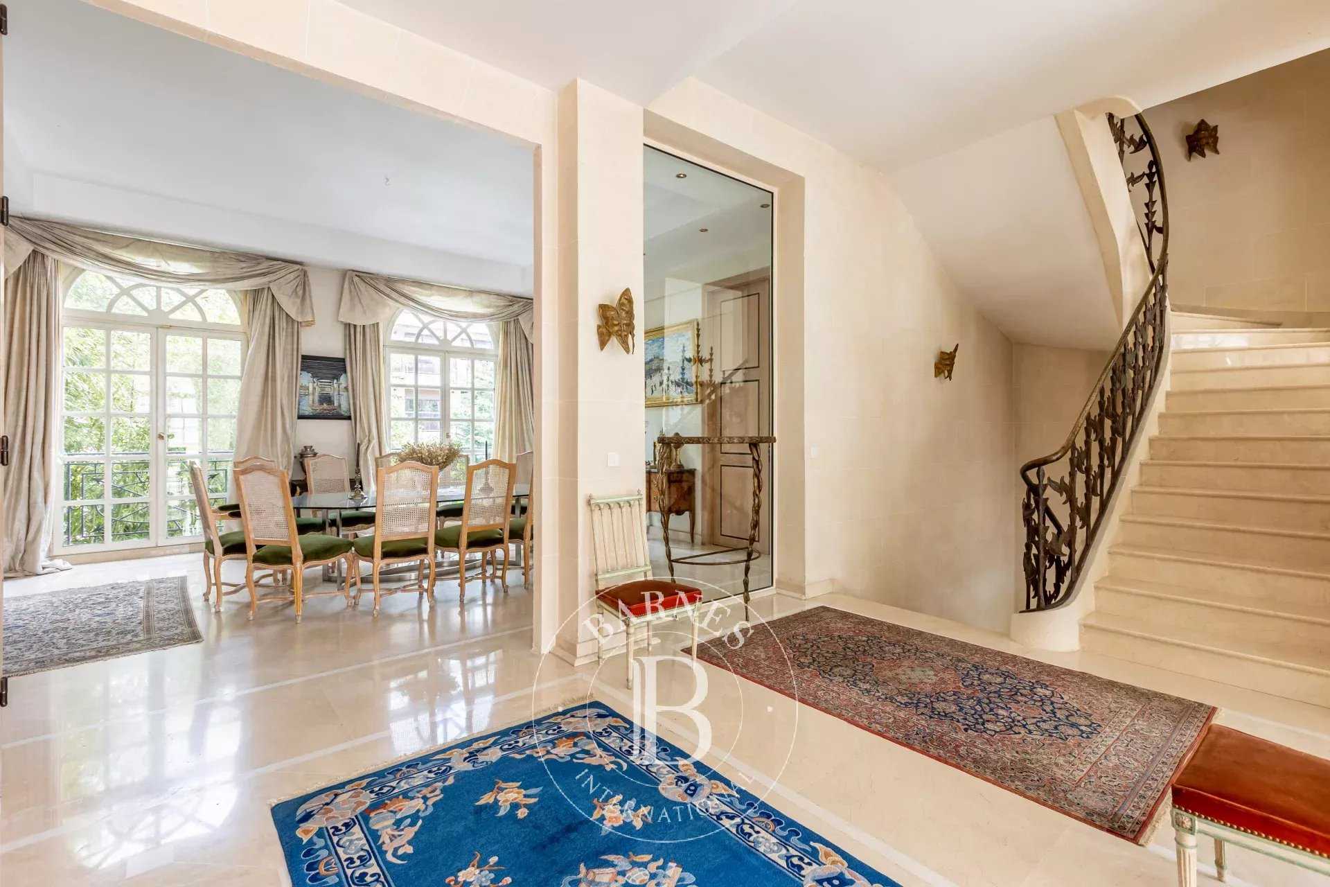 Neuilly-sur-Seine  - Hôtel particulier 