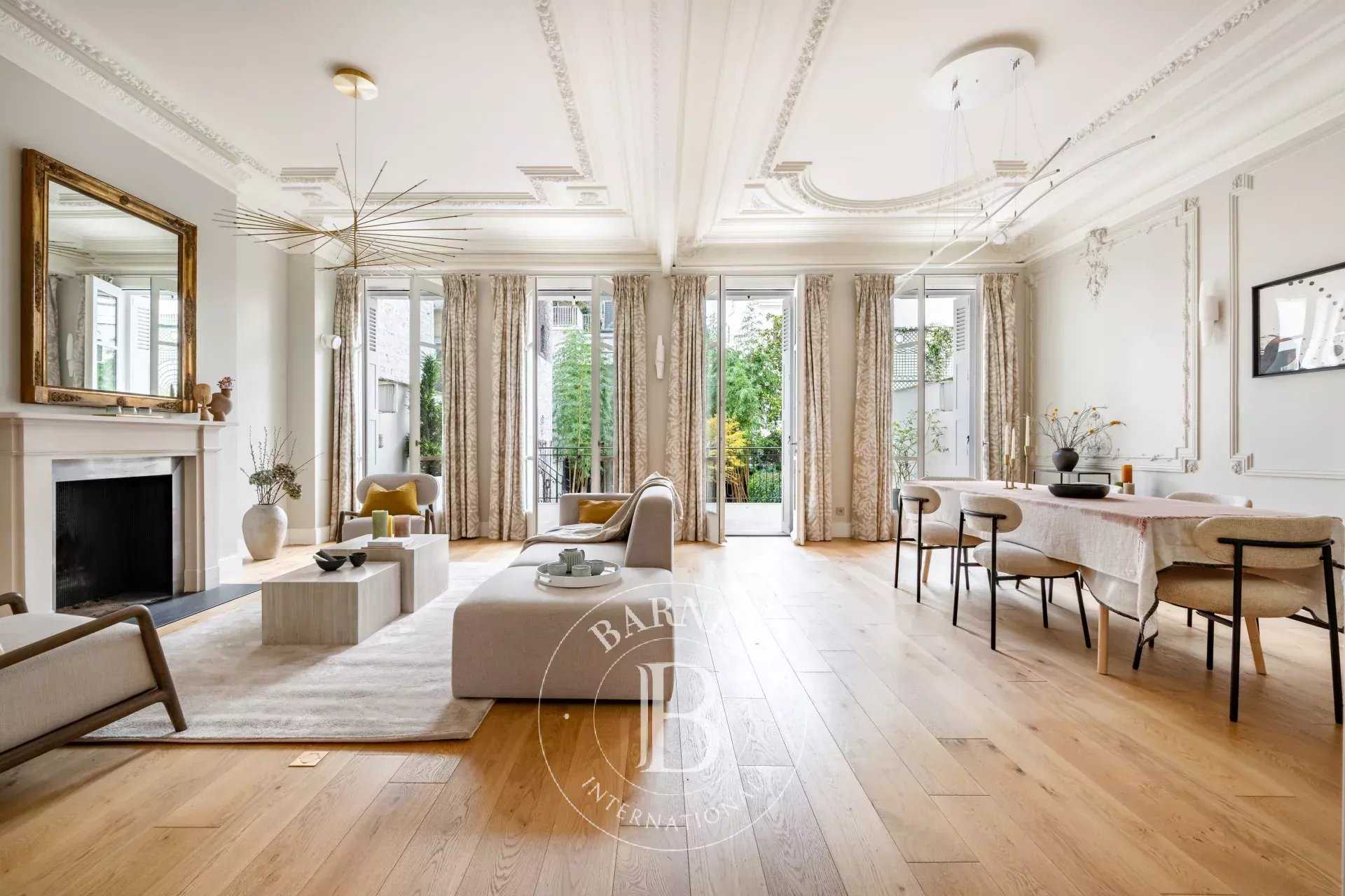 Paris  - Mansion 5 Bedrooms