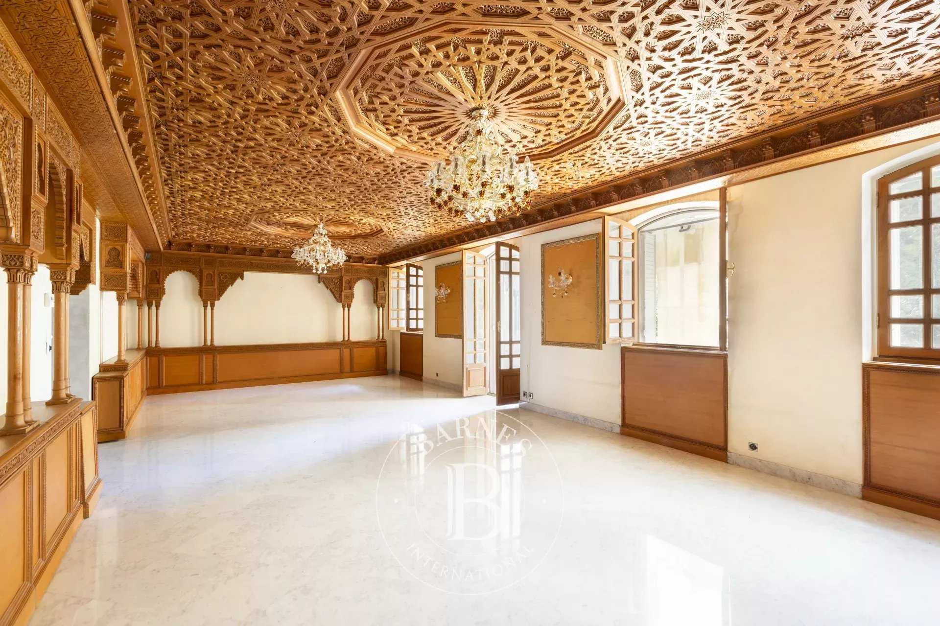 Neuilly-sur-Seine  - Mansion 