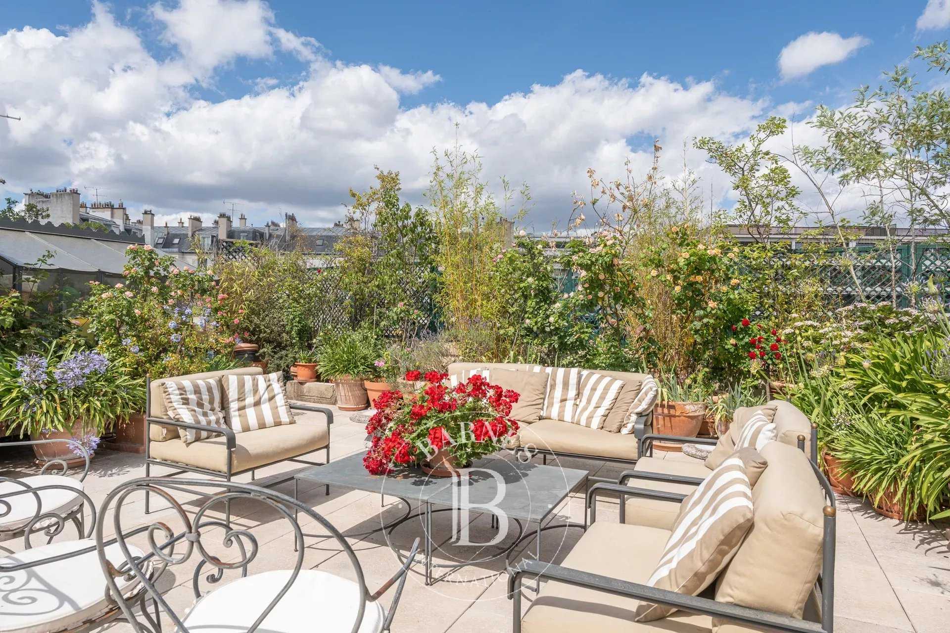 Paris  - House 6 Bedrooms