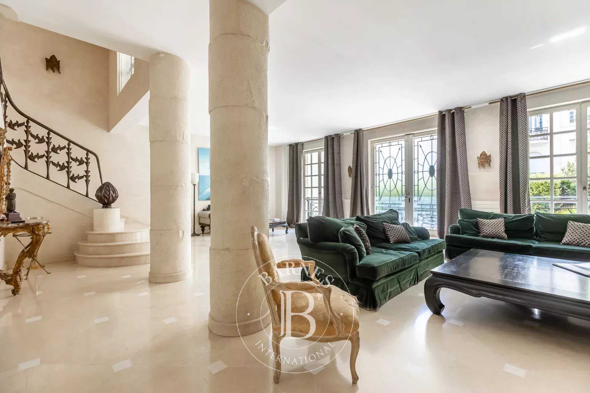 Neuilly-sur-Seine  - Hôtel particulier 