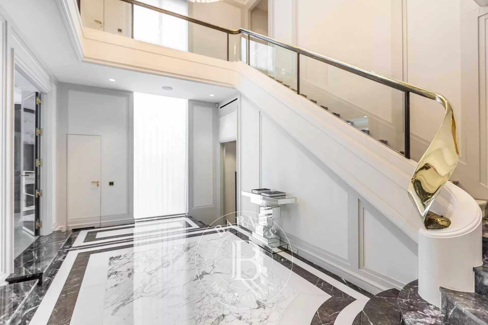 Neuilly-sur-Seine  - Mansion 5 Bedrooms