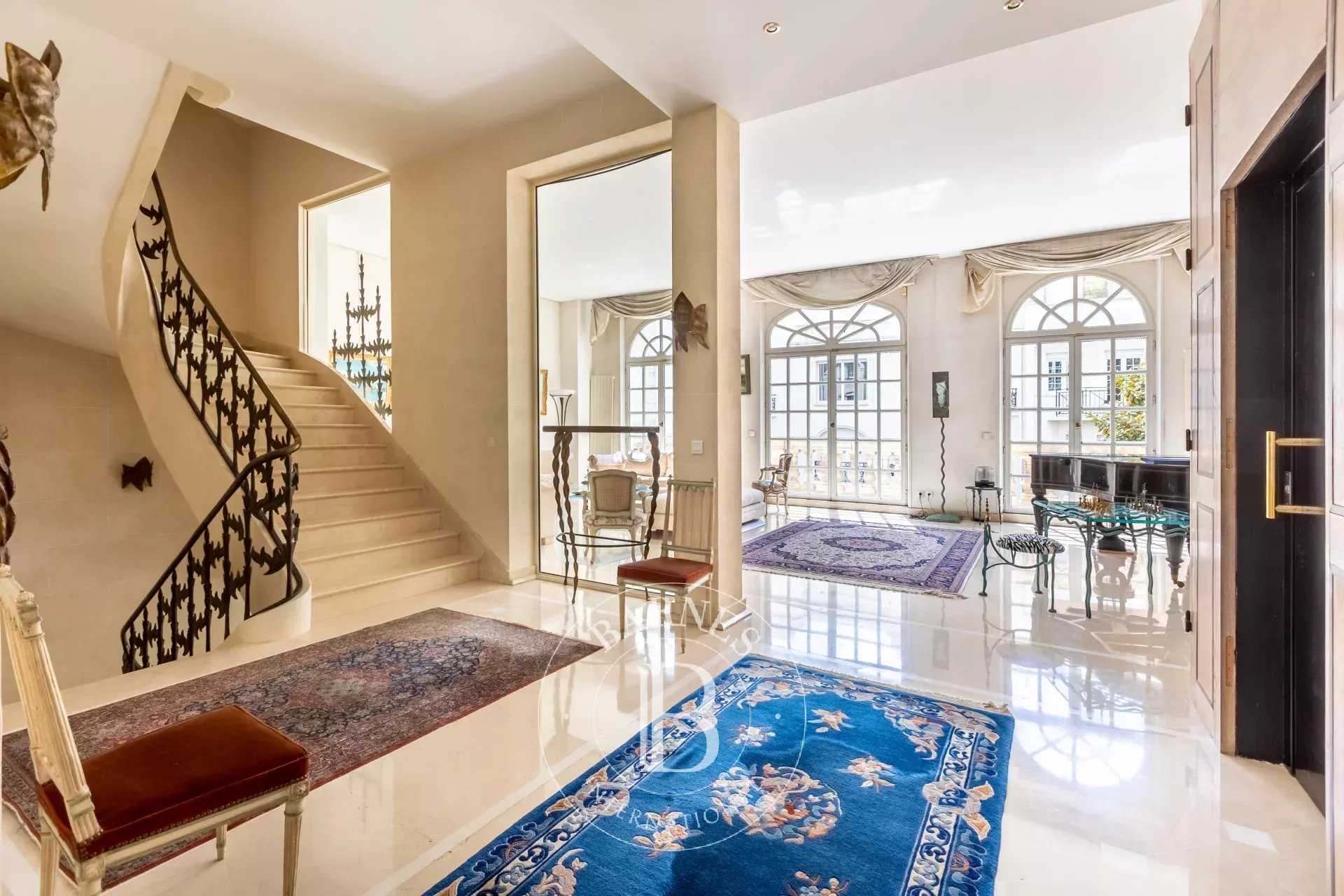 Neuilly-sur-Seine  - Hôtel particulier 