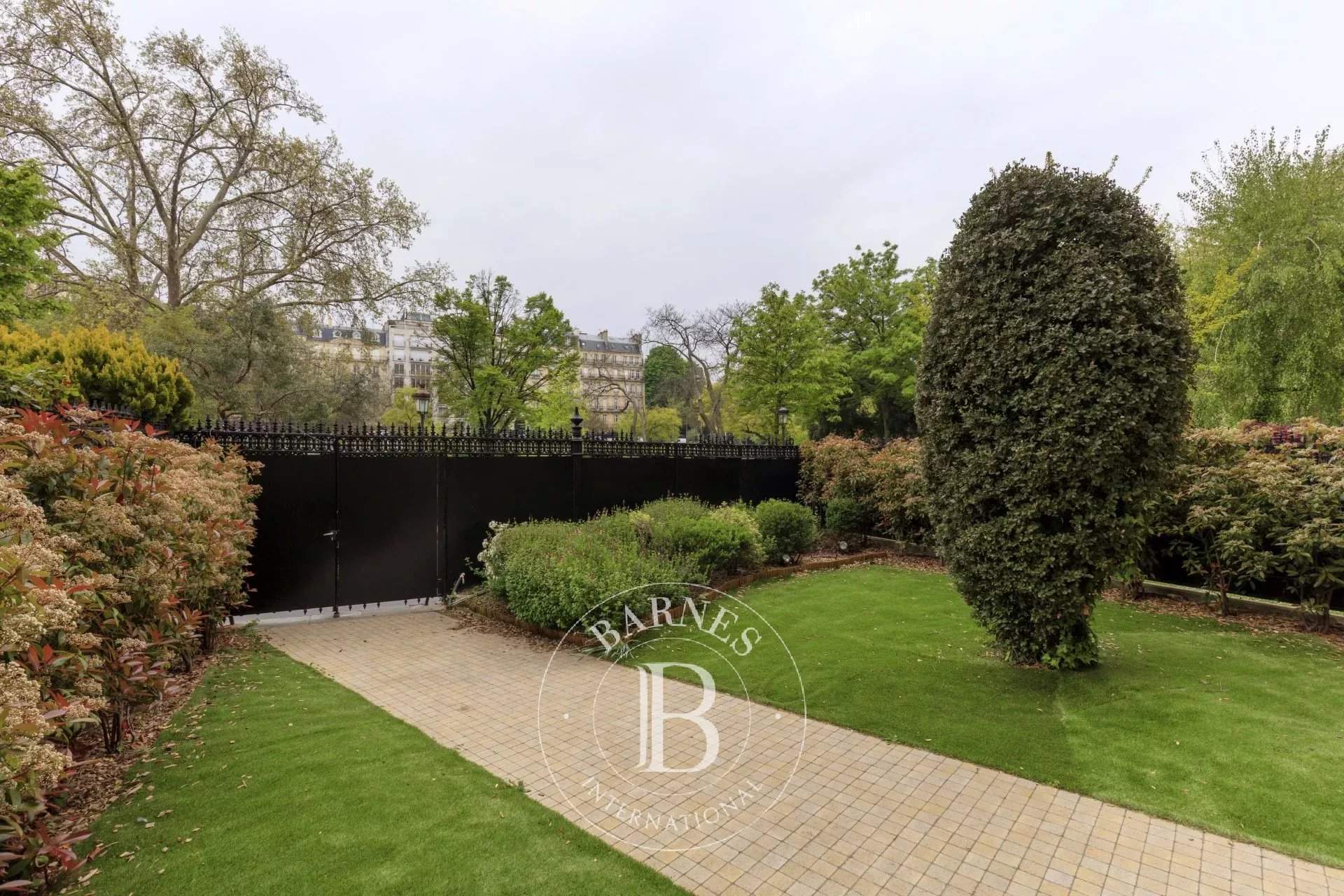 Paris  - Mansion 5 Bedrooms - picture 2