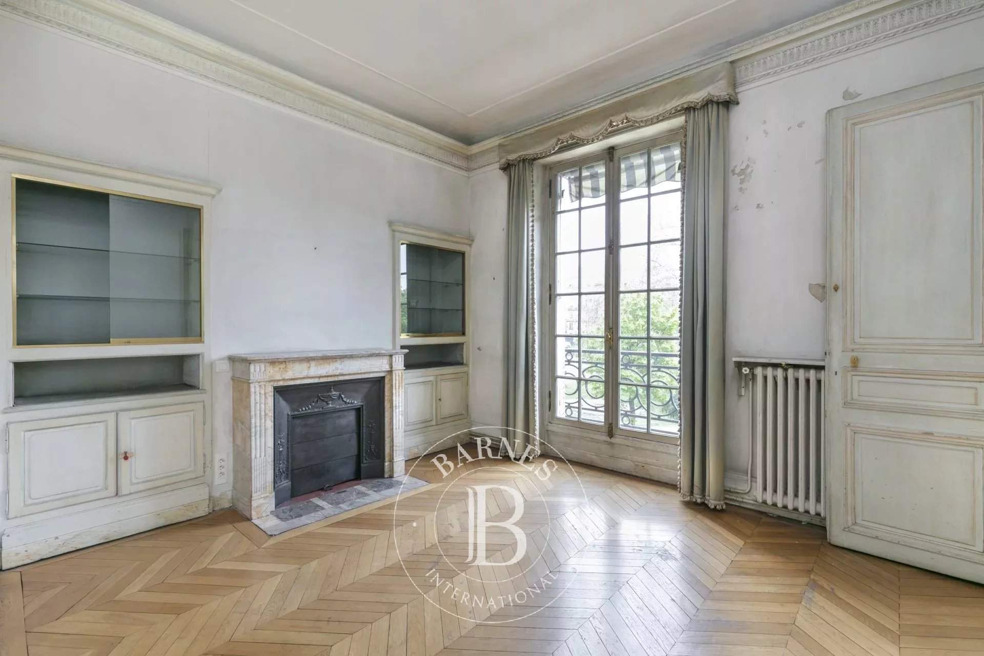 Paris  - Hôtel particulier 15 Pièces 5 Chambres - picture 8