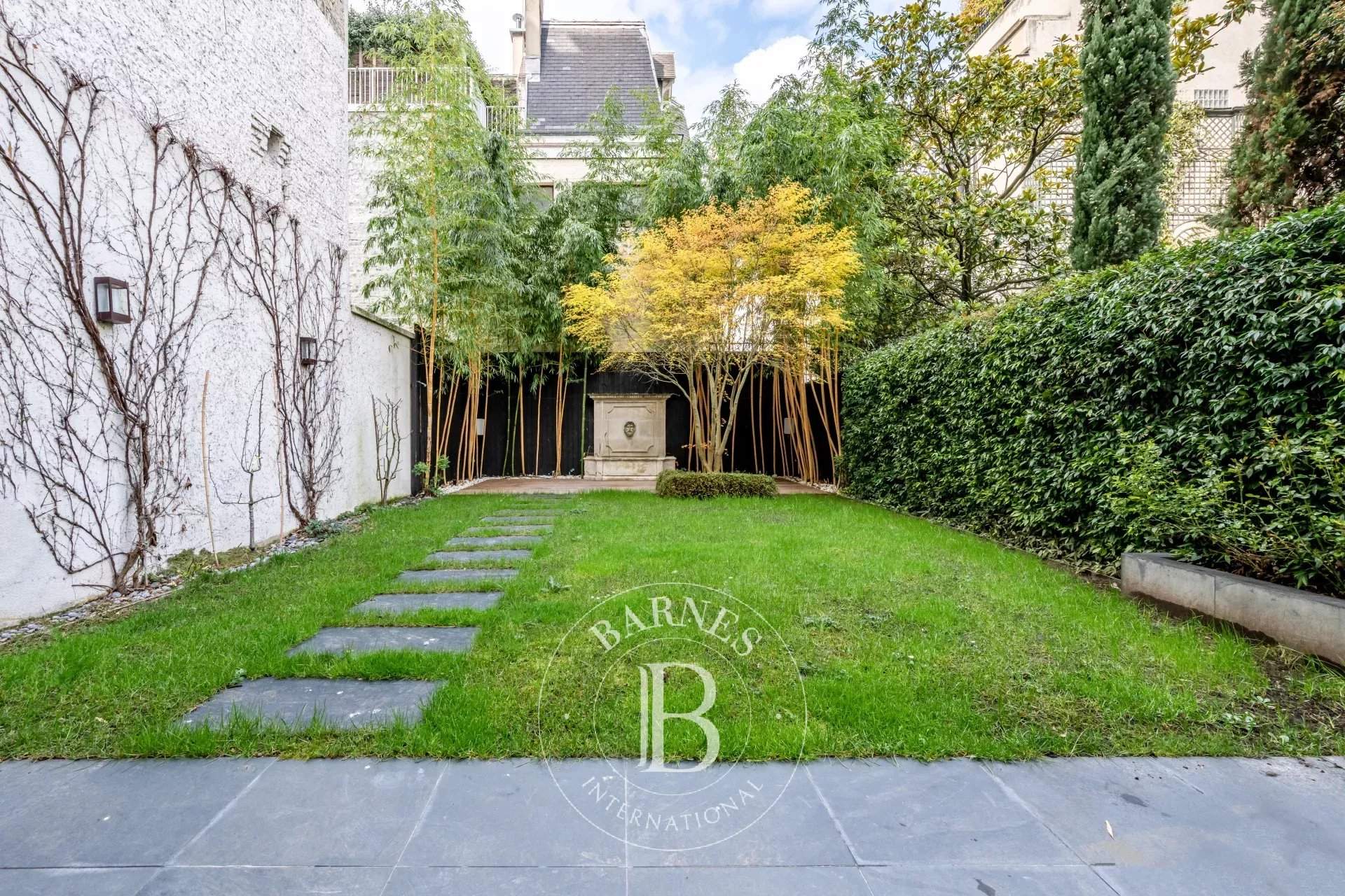 Paris  - Mansion 5 Bedrooms - picture 10