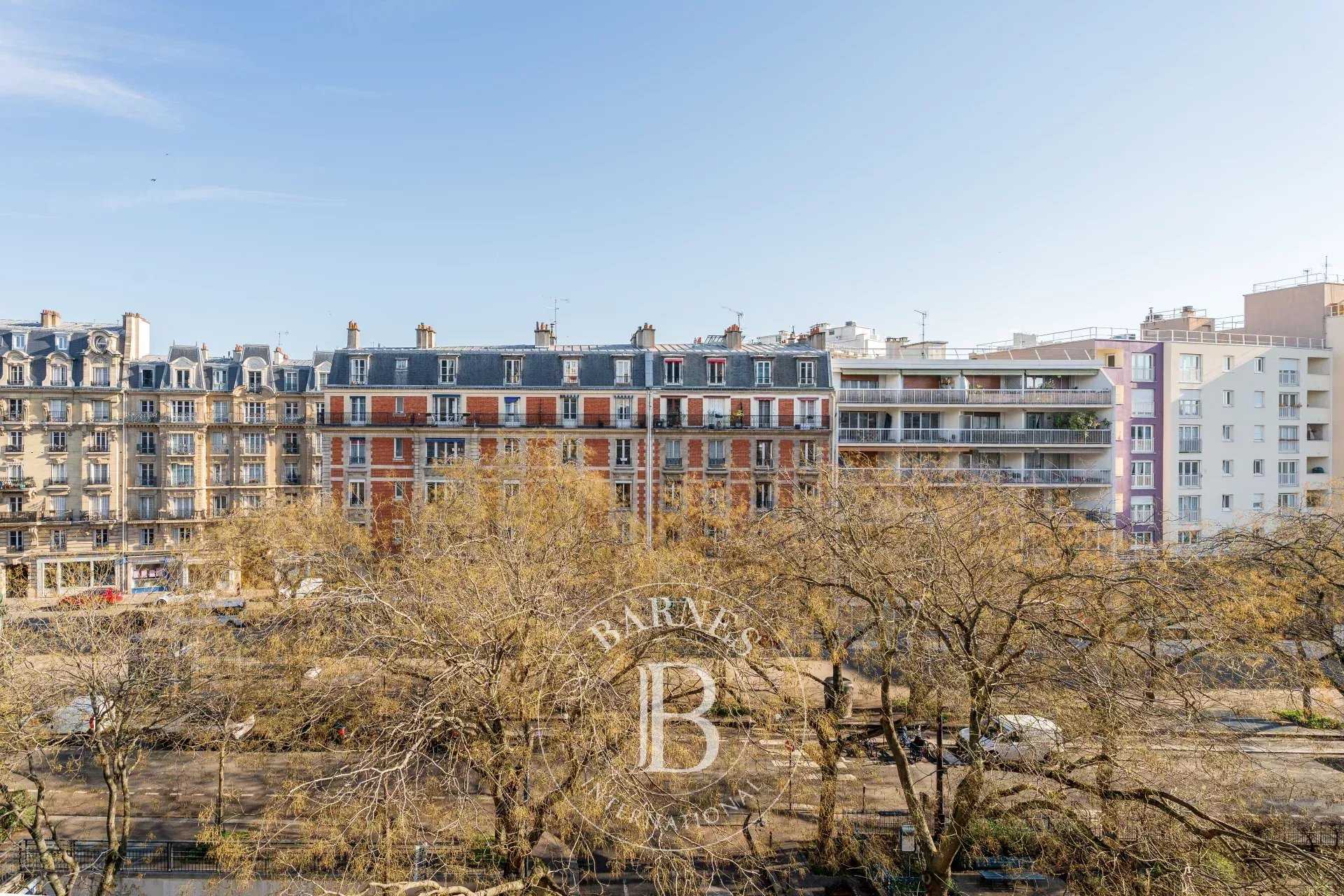 Paris  - Appartement 4 Pi&egrave;ces 3 Chambres