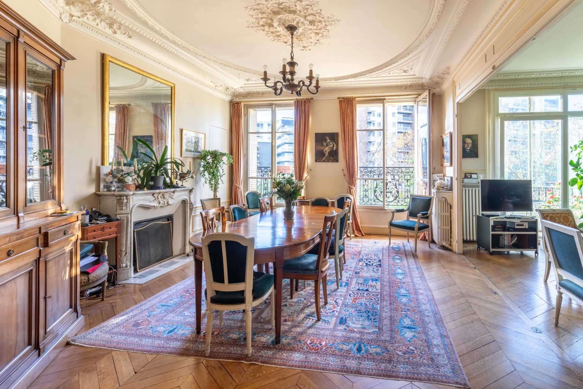 Paris  - Apartment 4 Bedrooms