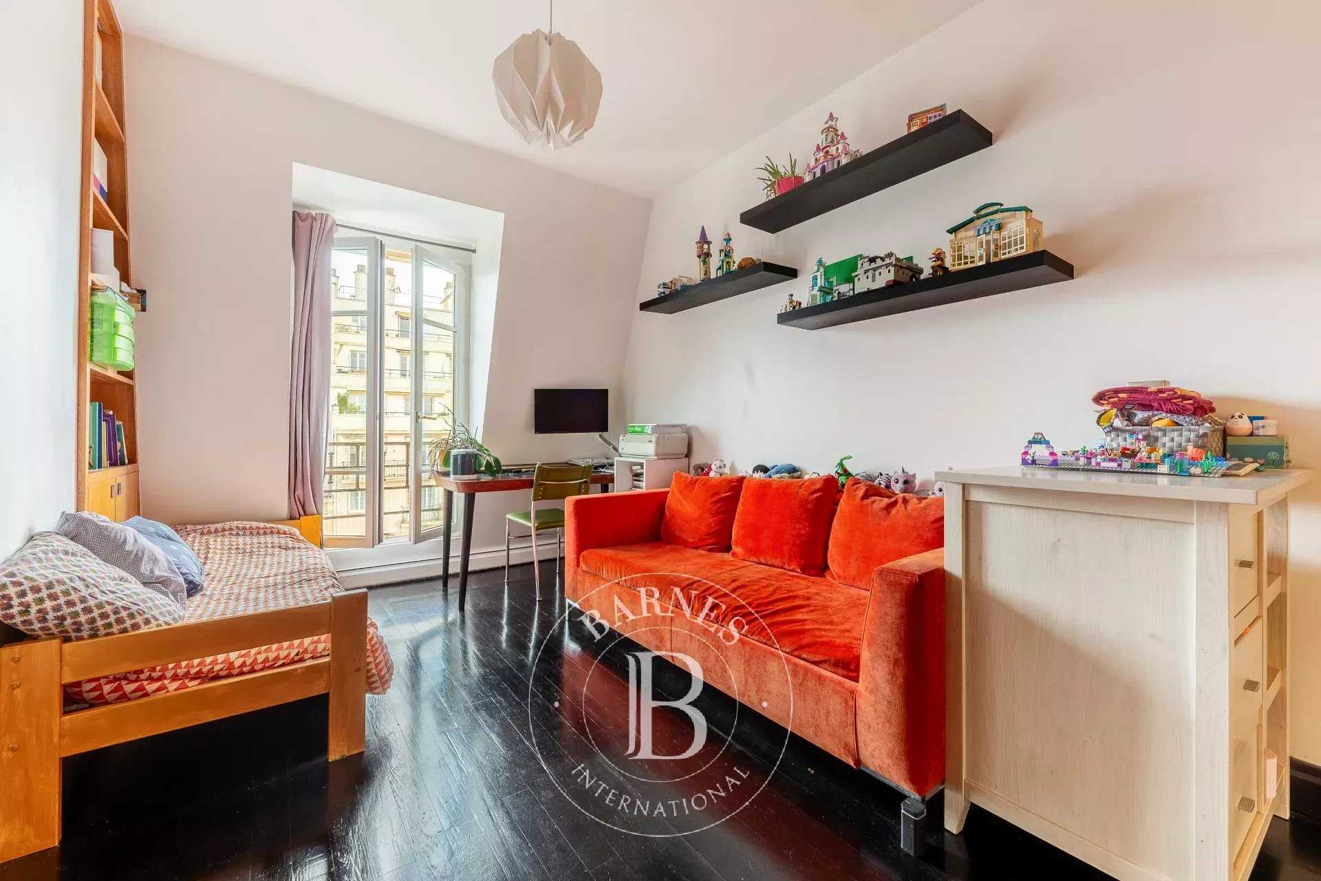 Paris  - Appartement 3 Pièces 2 Chambres