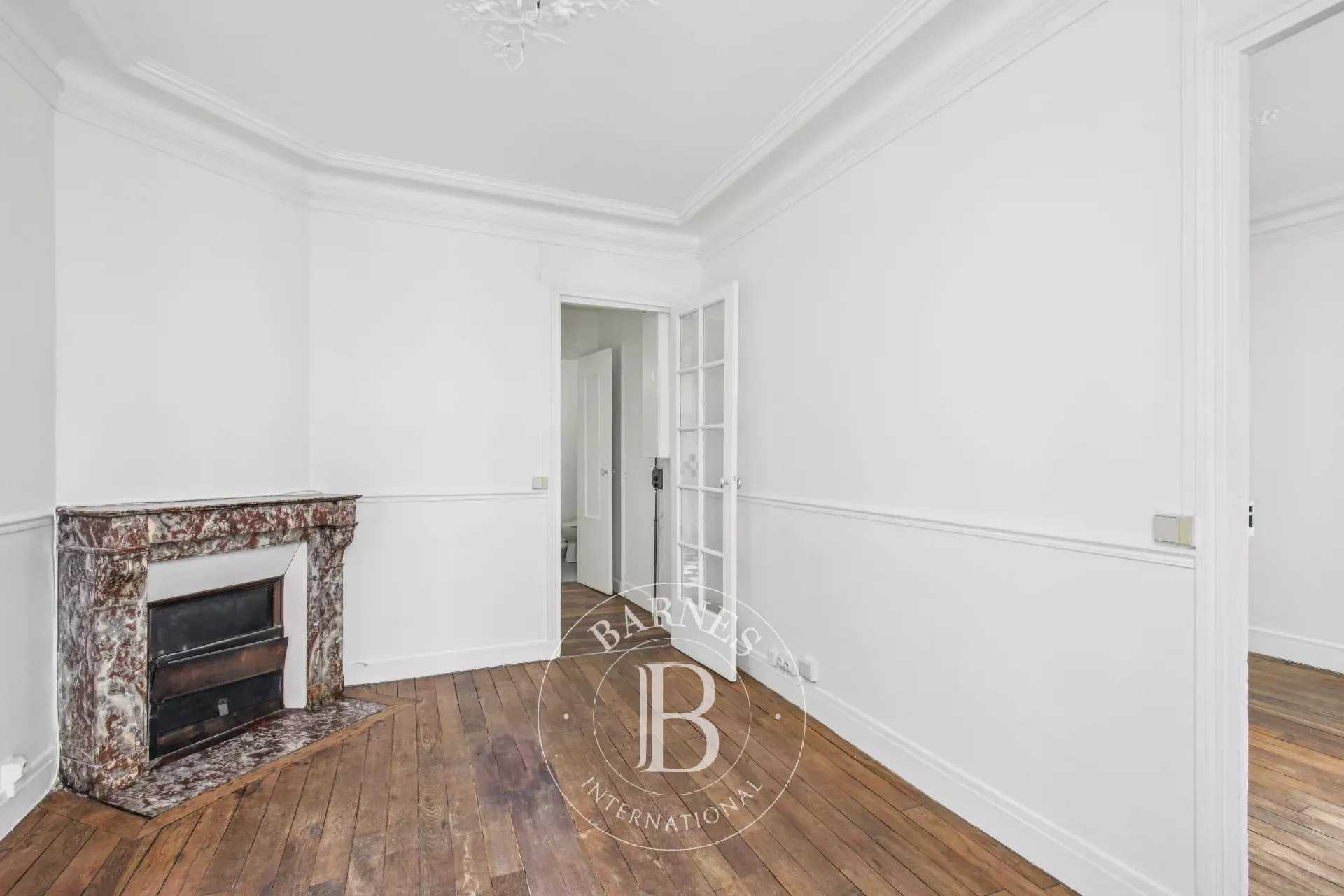 Paris  - Appartement 2 Pièces, 1 Chambre