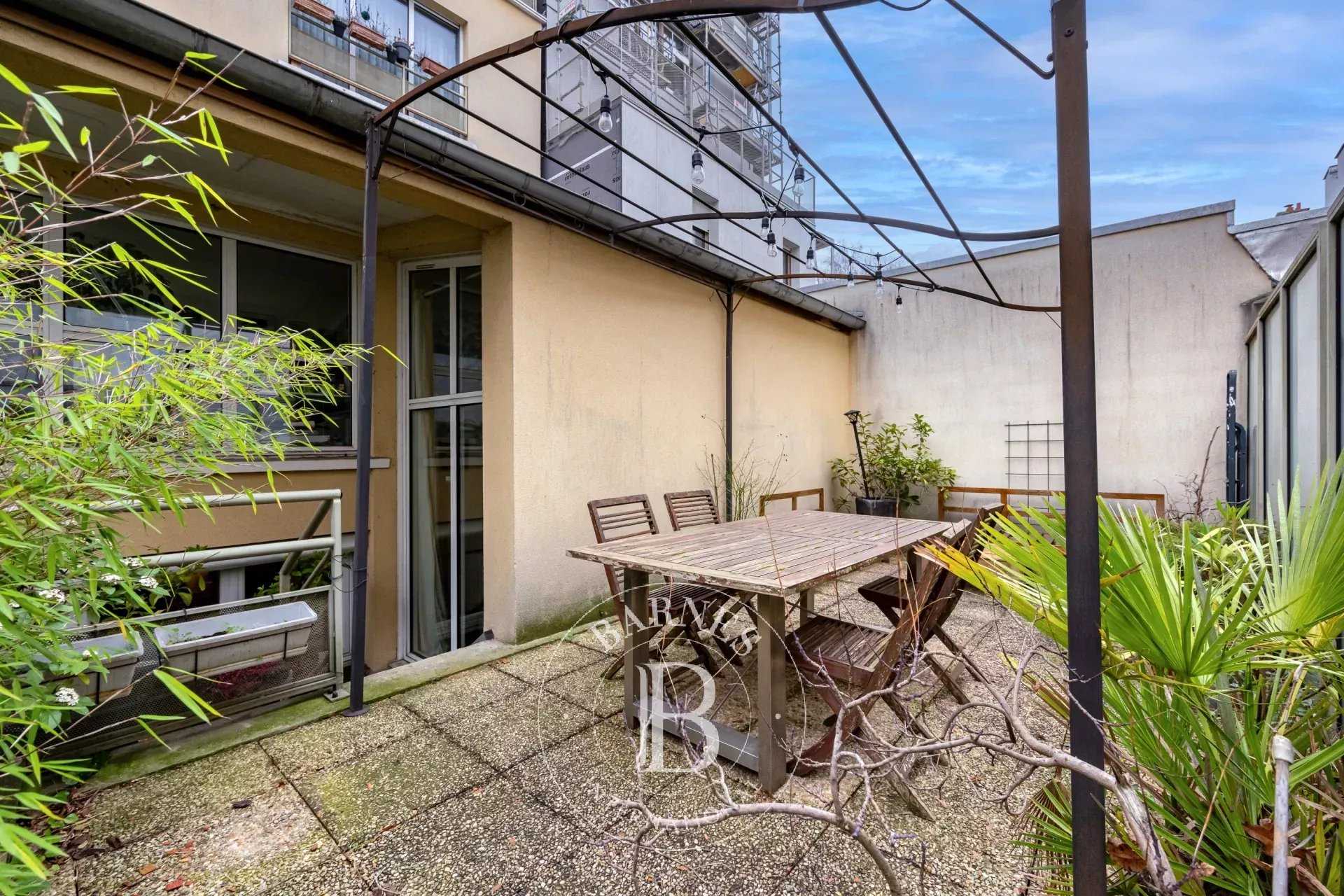 Apartment Paris 75020