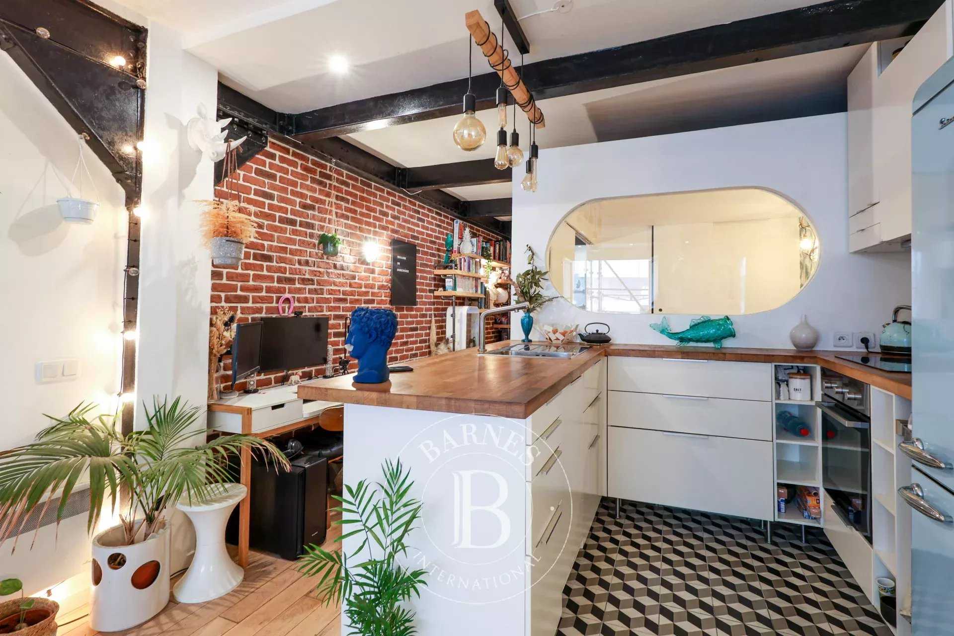 Paris  - Appartement 2 Pièces, 1 Chambre