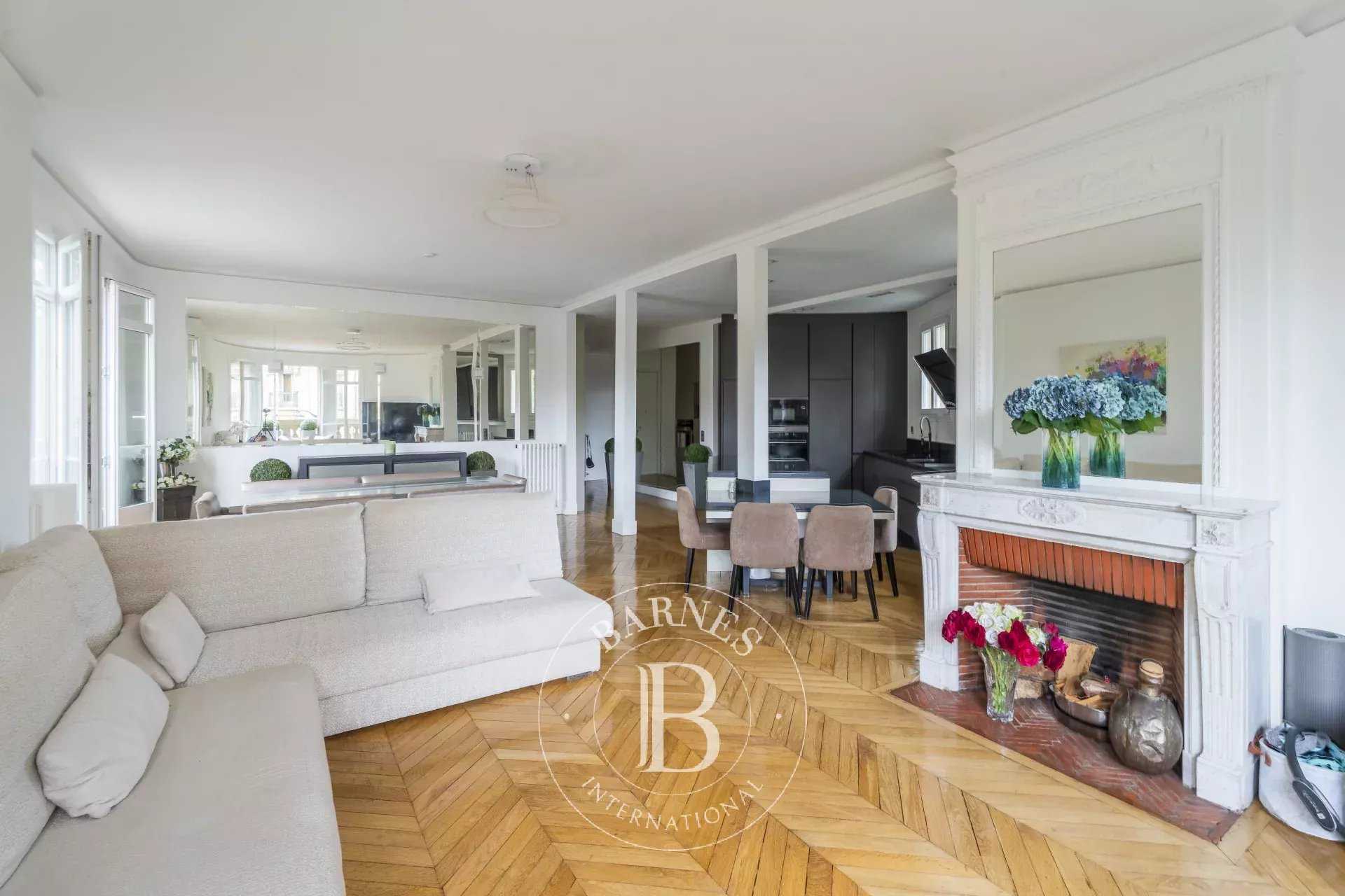 Paris  - Apartment 4 Bedrooms