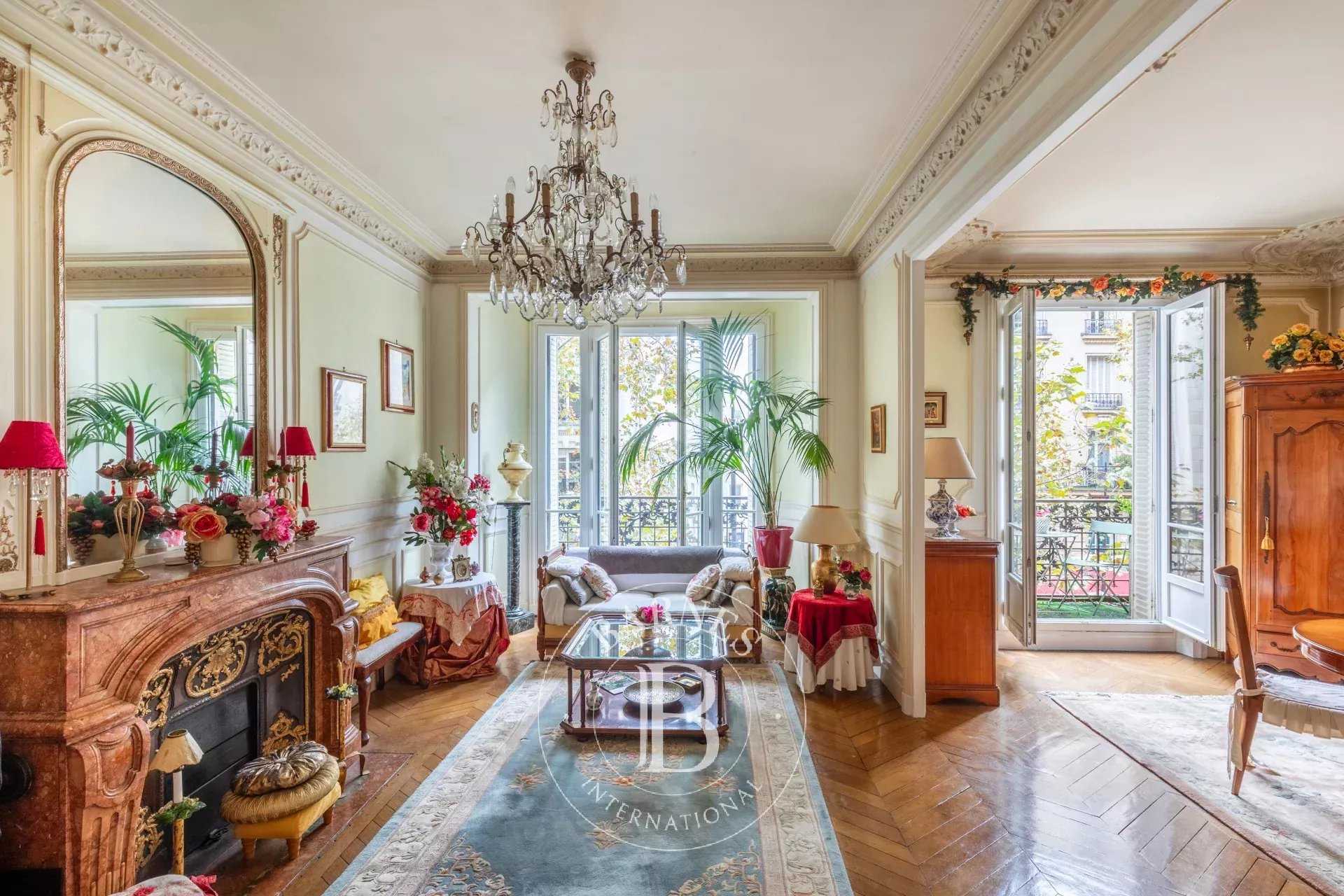 Paris  - Apartment 2 Bedrooms
