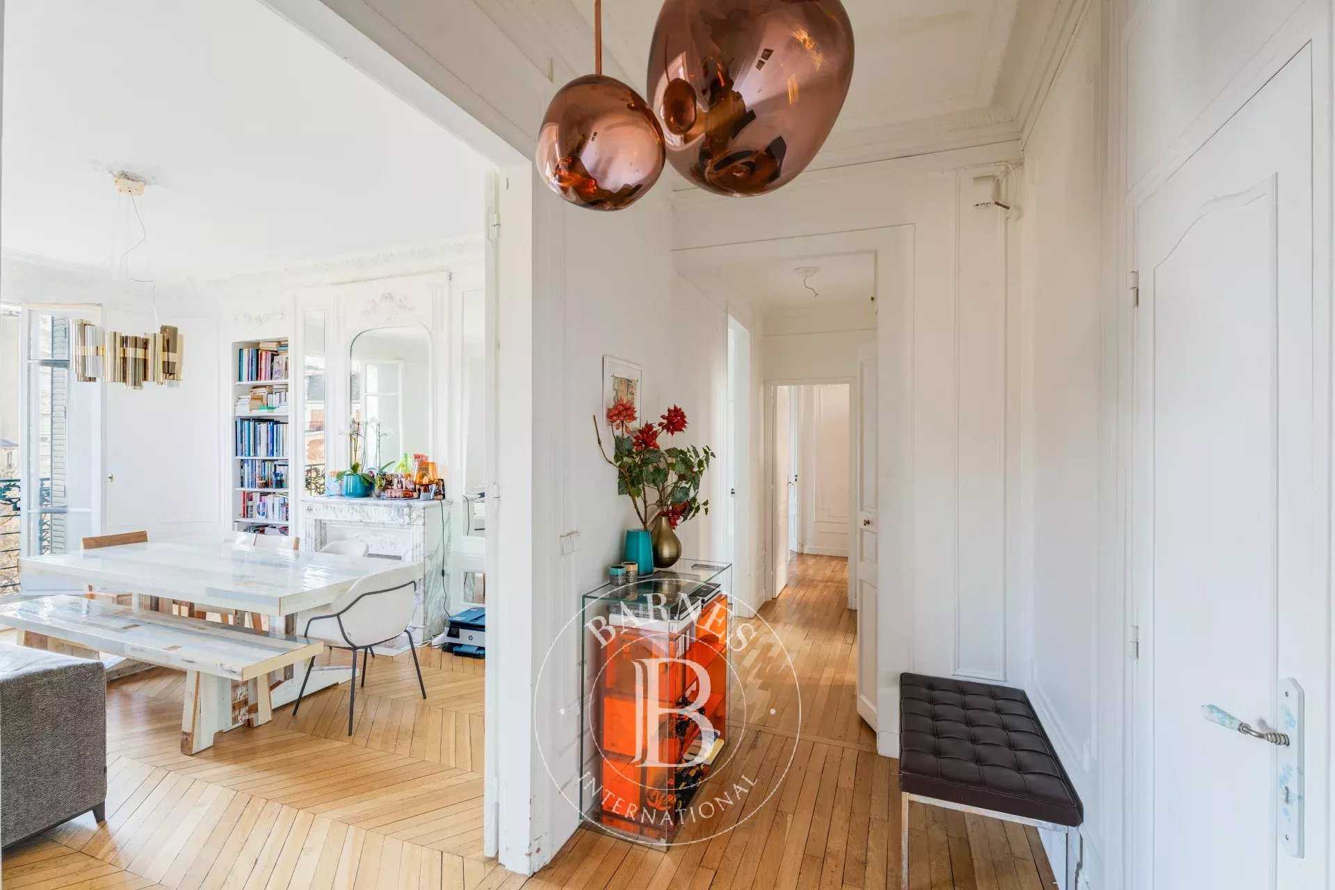 Paris  - Appartement 4 Pi&egrave;ces 3 Chambres