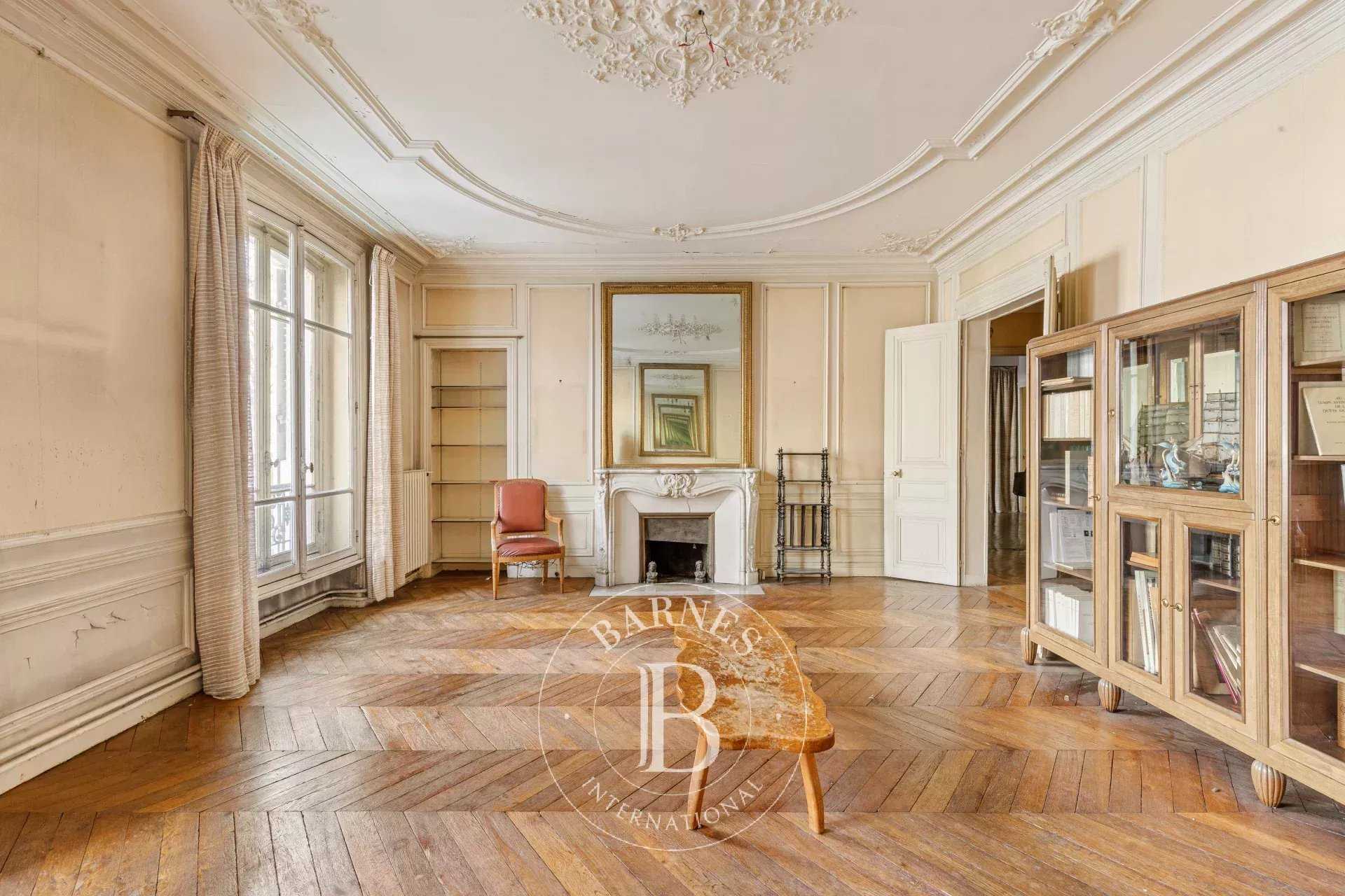 Paris  - Apartment 5 Bedrooms