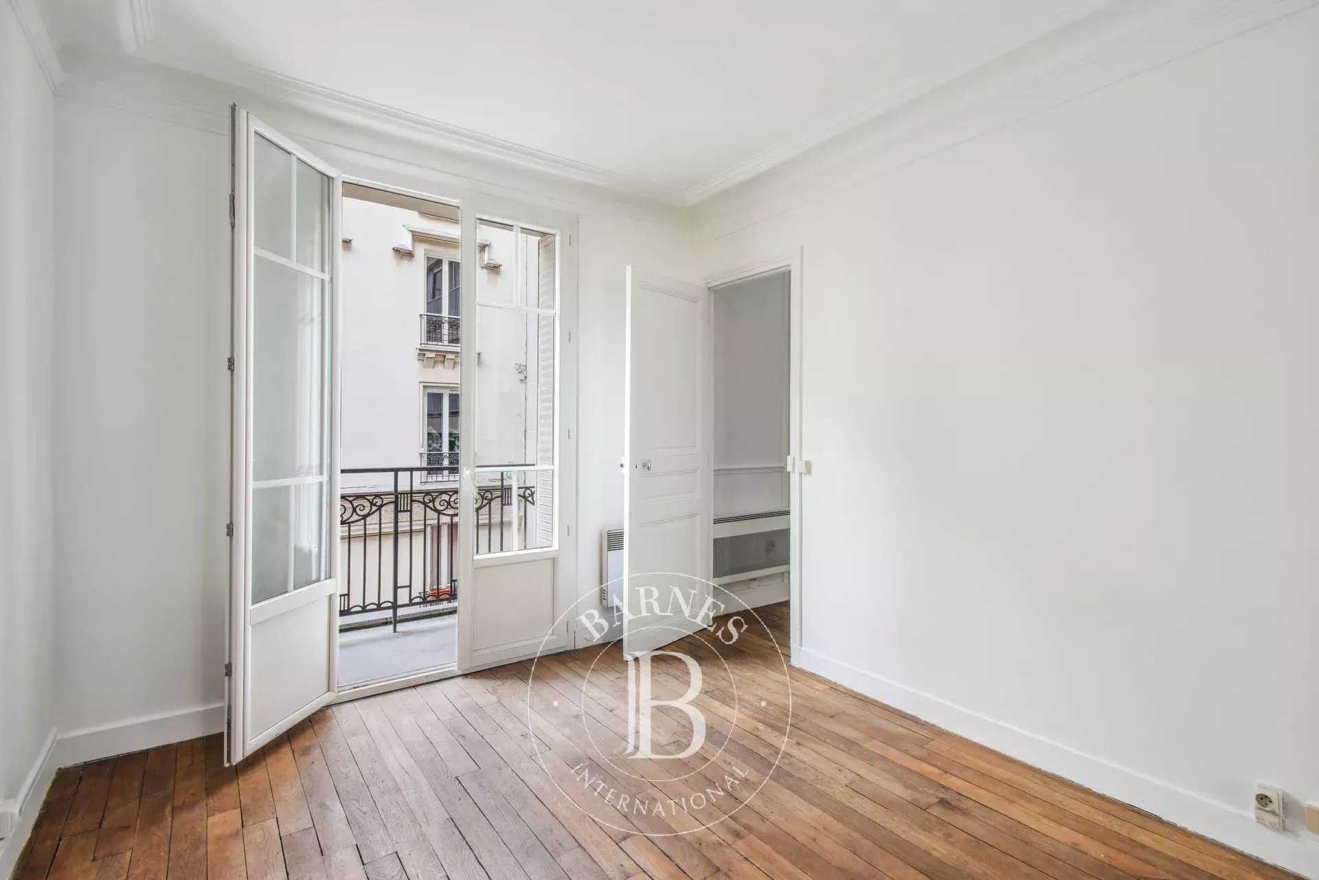 Paris  - Appartement 2 Pièces, 1 Chambre