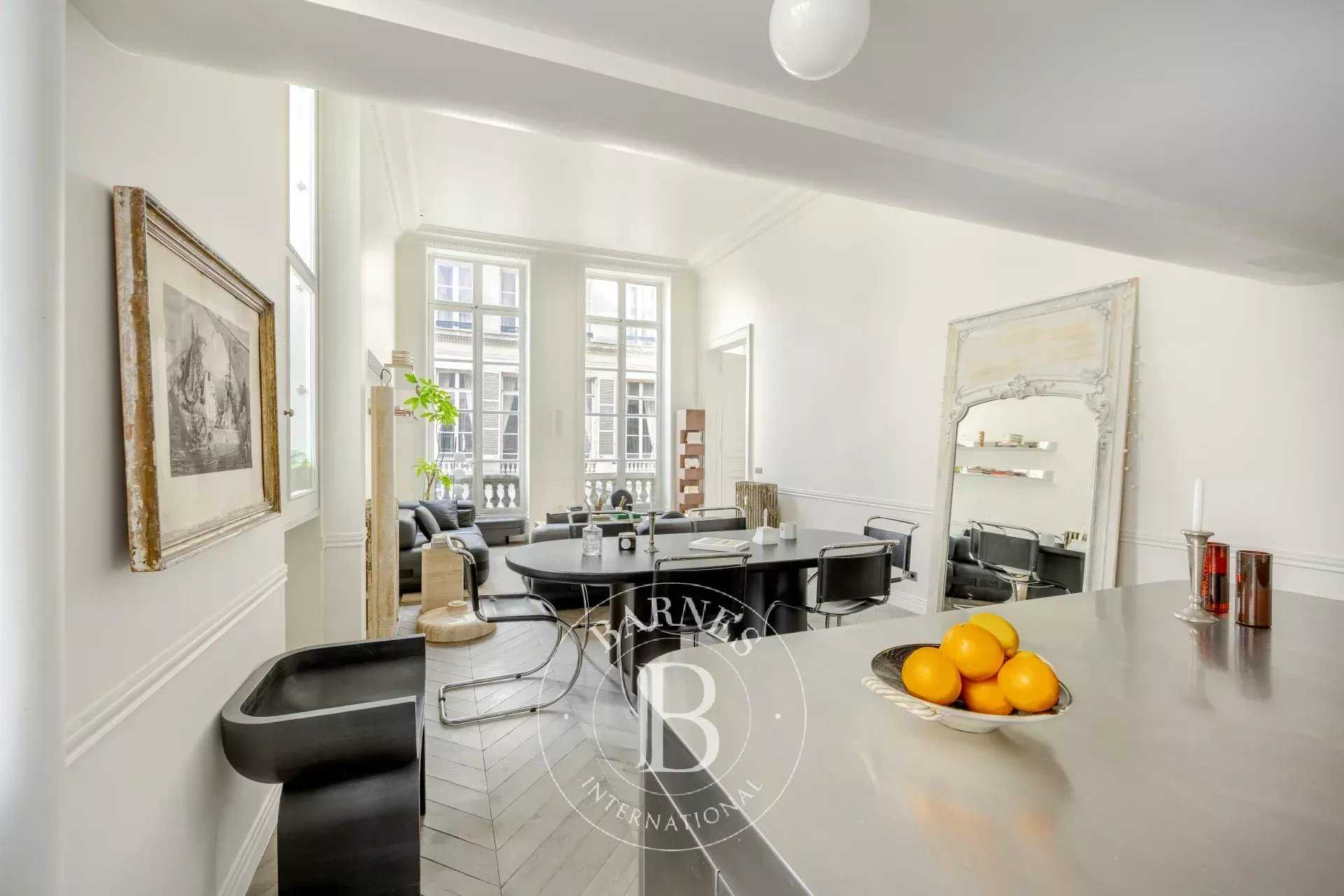 Paris  - Appartement 3 Pi&egrave;ces 2 Chambres