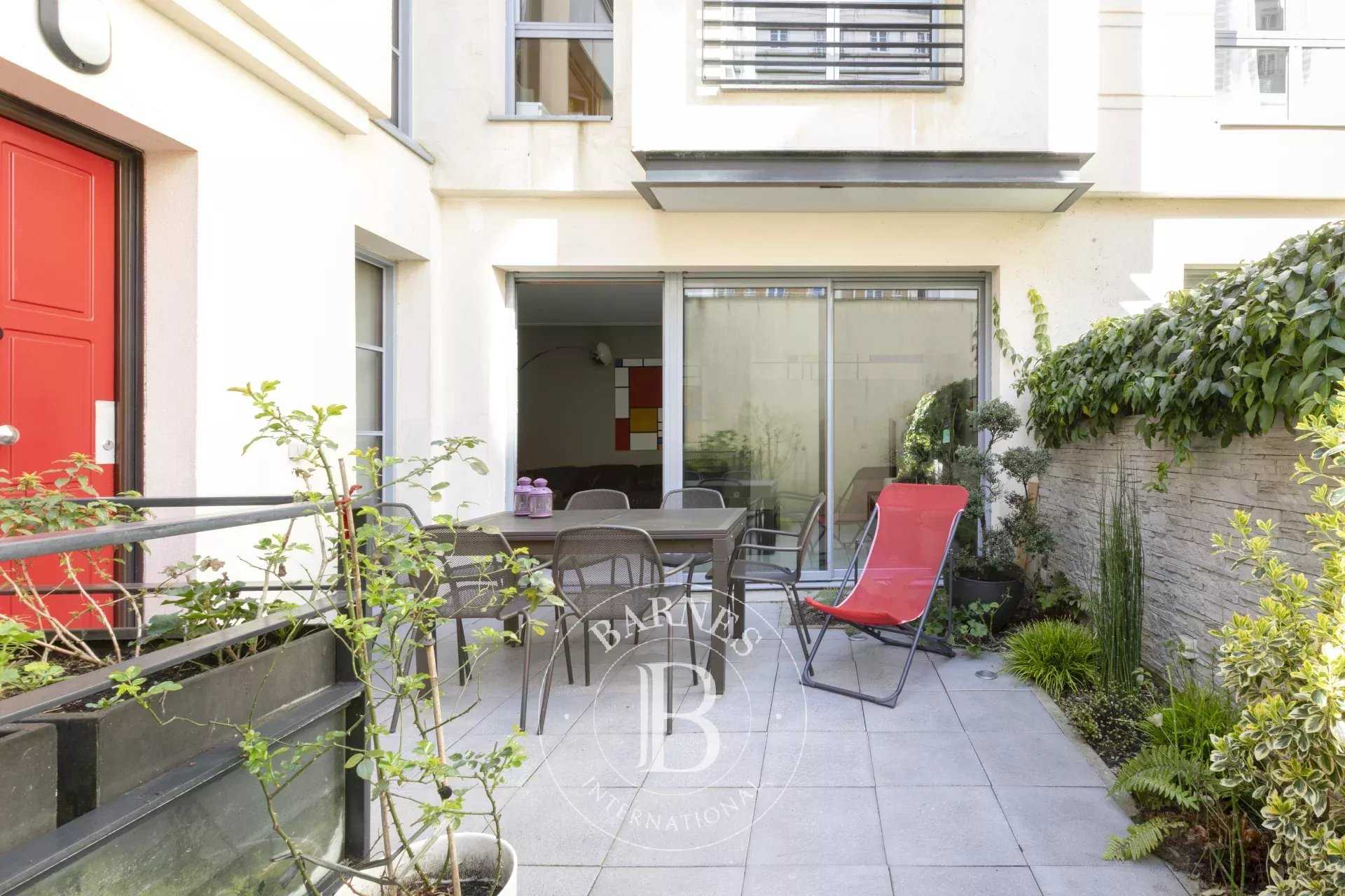 Paris  - Maison 5 Pièces 4 Chambres