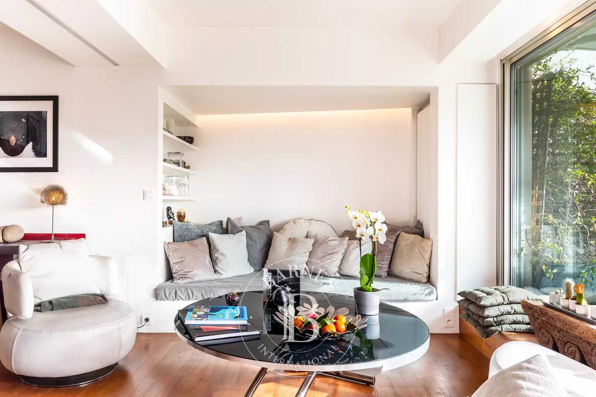 Paris  - Appartement 2 Pièces, 1 Chambre