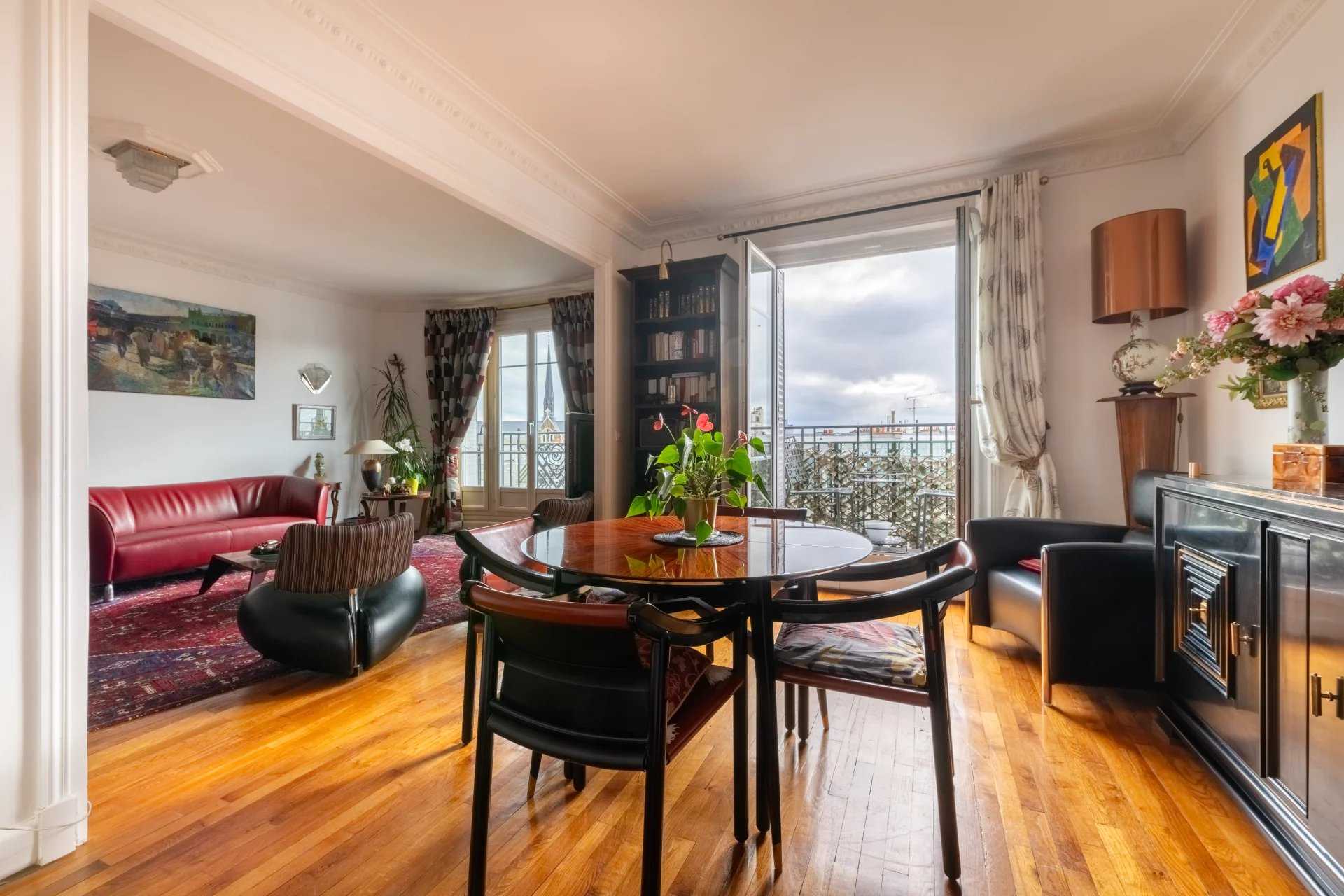 Paris  - Appartement 4 Pièces 3 Chambres