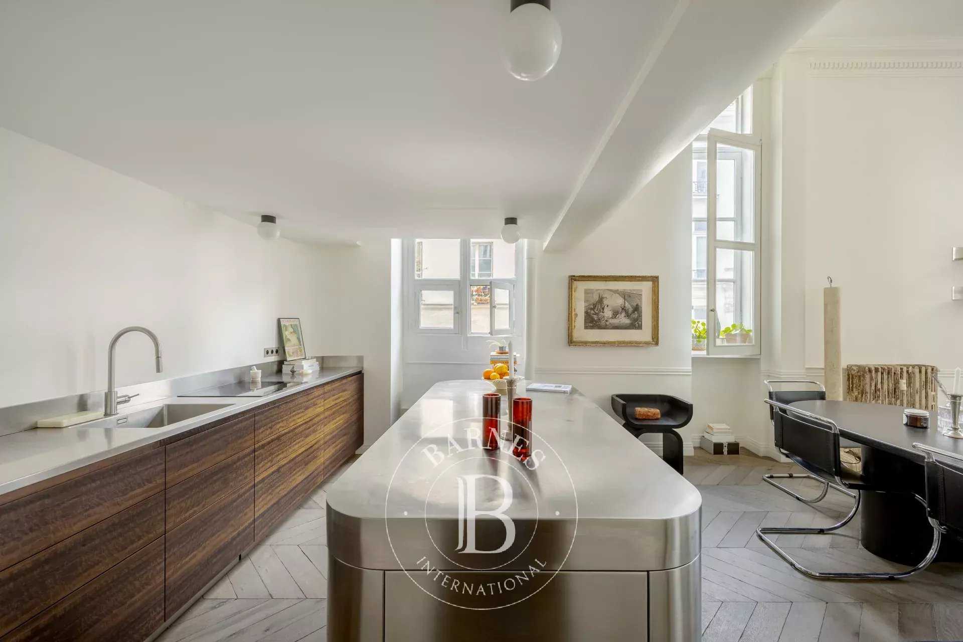 Paris  - Appartement 3 Pi&egrave;ces 2 Chambres