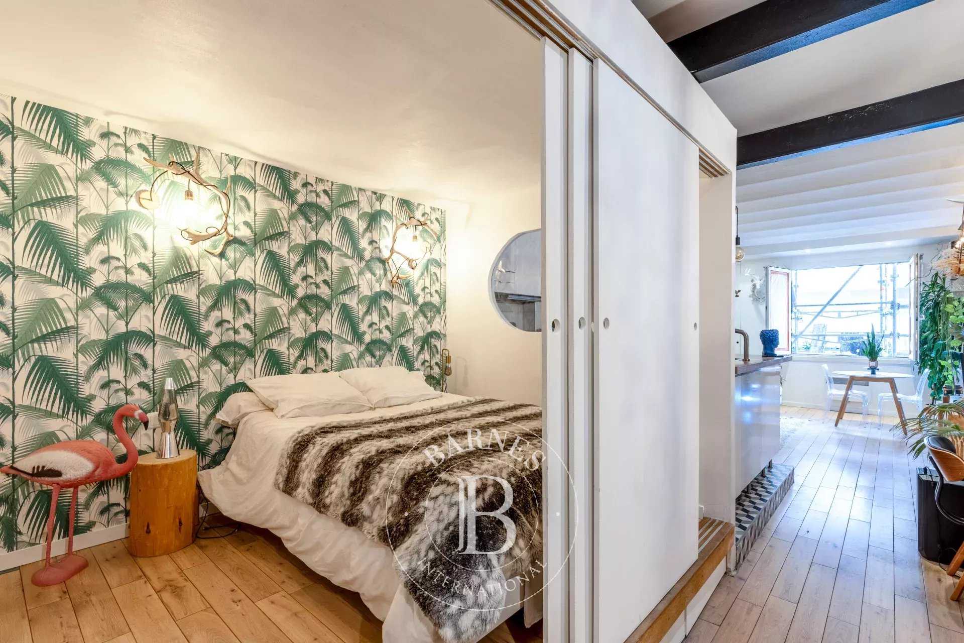 Paris  - Appartement 2 Pièces, 1 Chambre