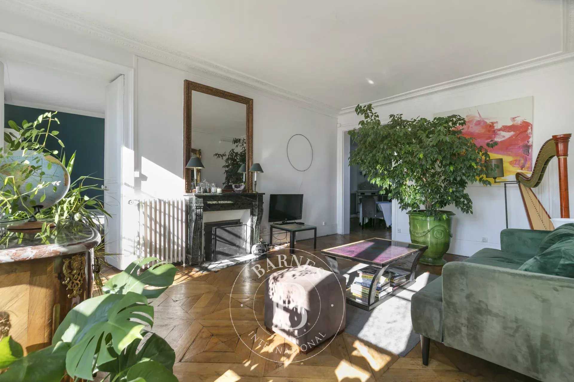 Paris  - Apartment 3 Bedrooms