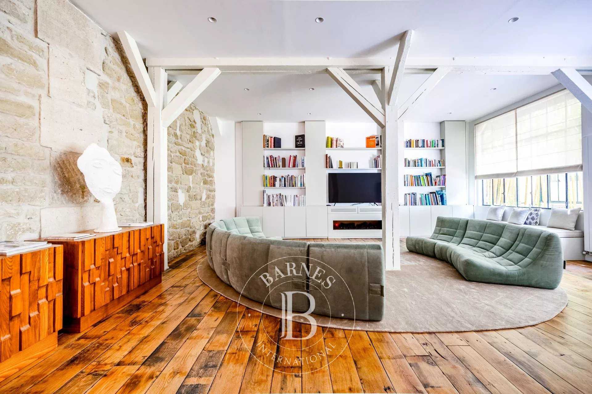Paris  - Appartement 4 Pi&egrave;ces 2 Chambres