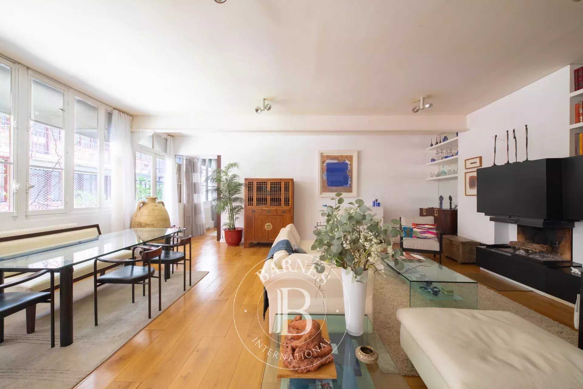 Paris  - Apartment 3 Bedrooms