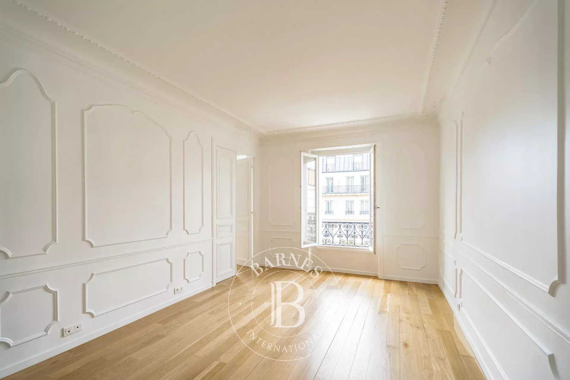 Paris  - Appartement 5 Pièces 4 Chambres