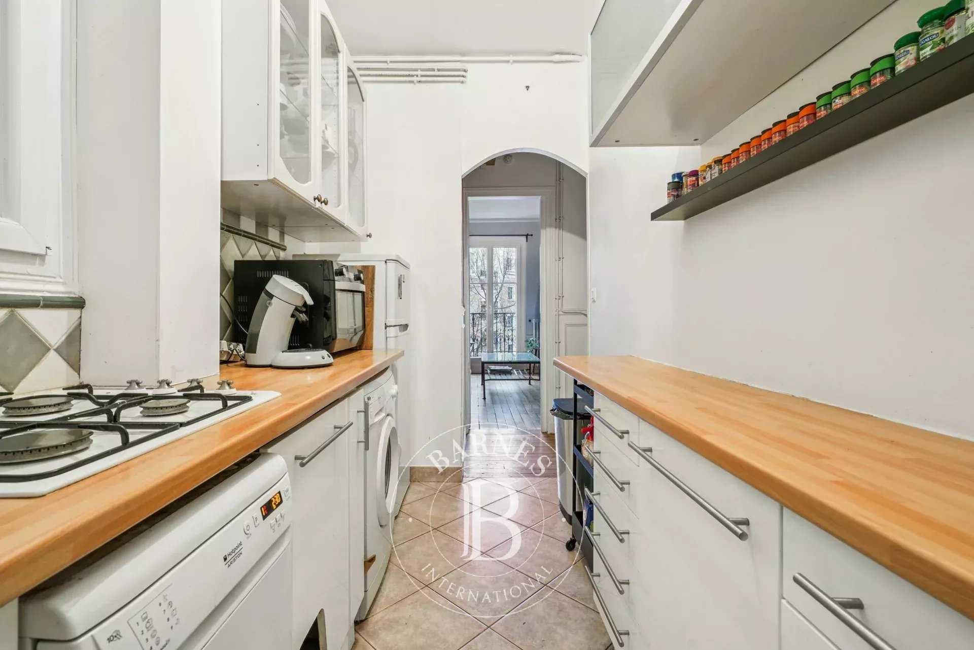 Paris  - Appartement 3 Pièces 2 Chambres