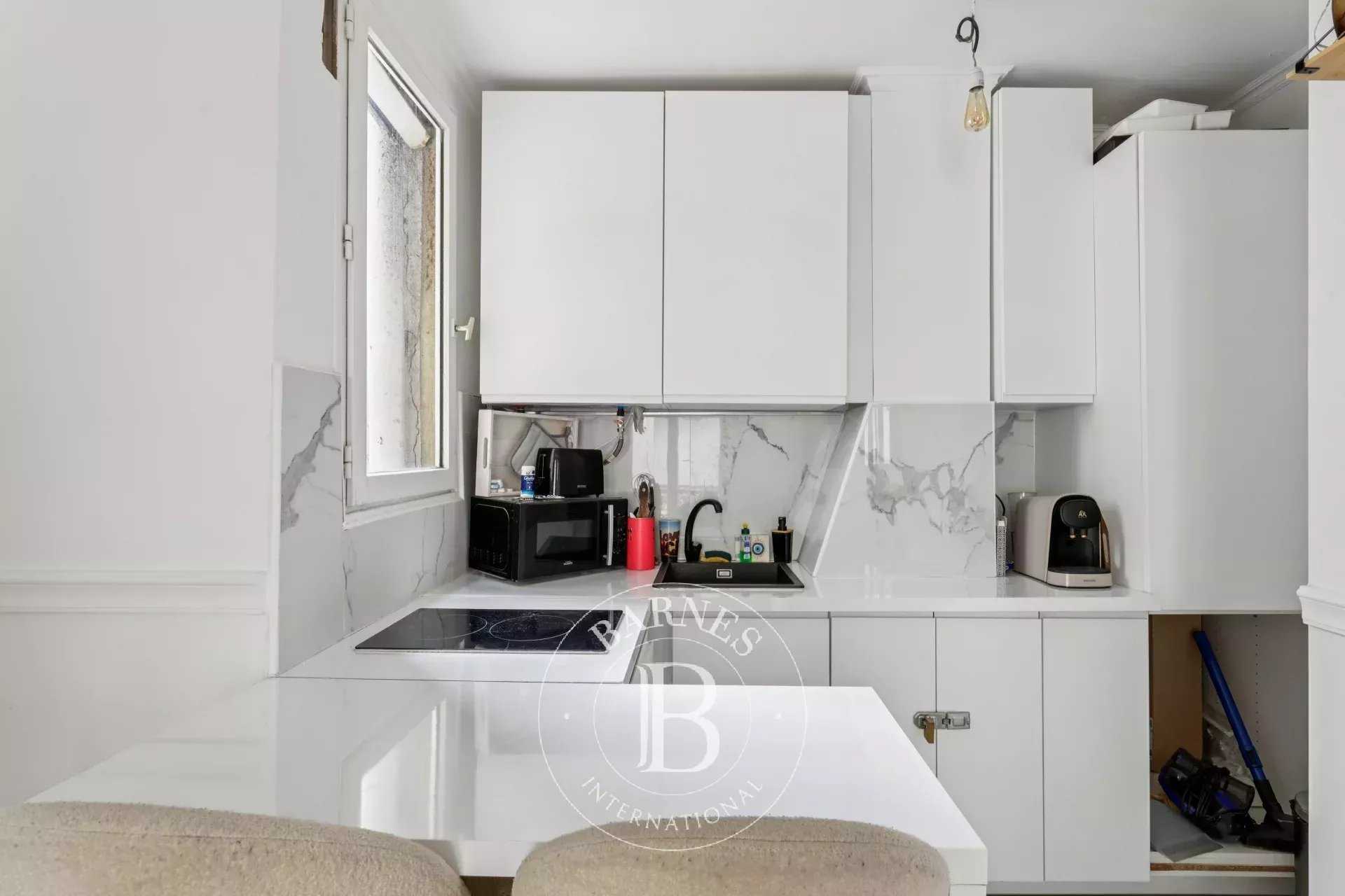 Paris  - Appartement 2 Pièces, 1 Chambre