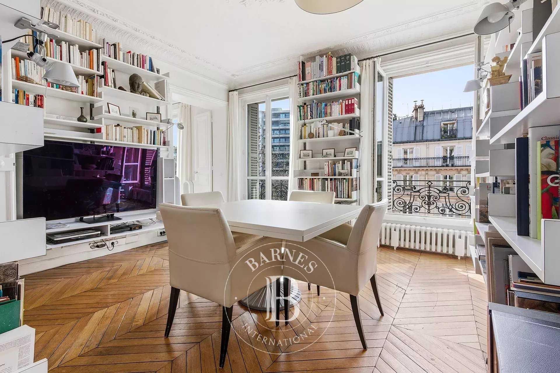 Paris  - Appartement 4 Pi&egrave;ces 3 Chambres