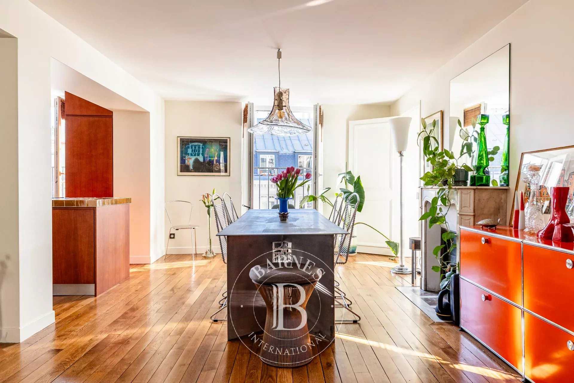 Paris  - Appartement 4 Pi&egrave;ces 2 Chambres