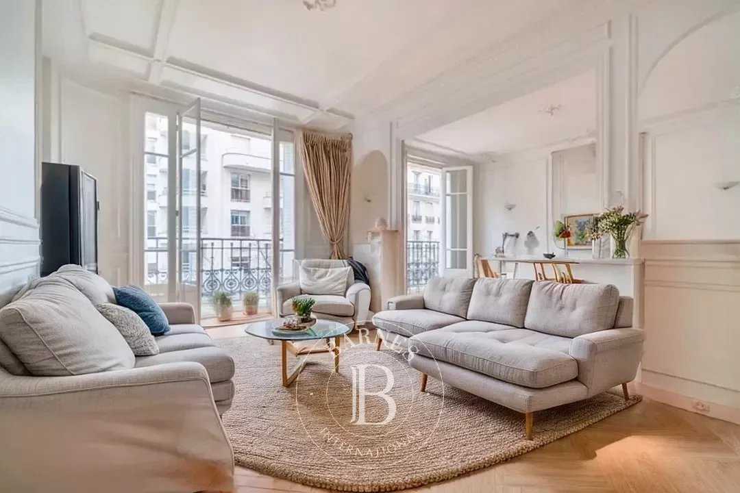 Apartment Paris 75012  -  ref 84311704 (picture 1)