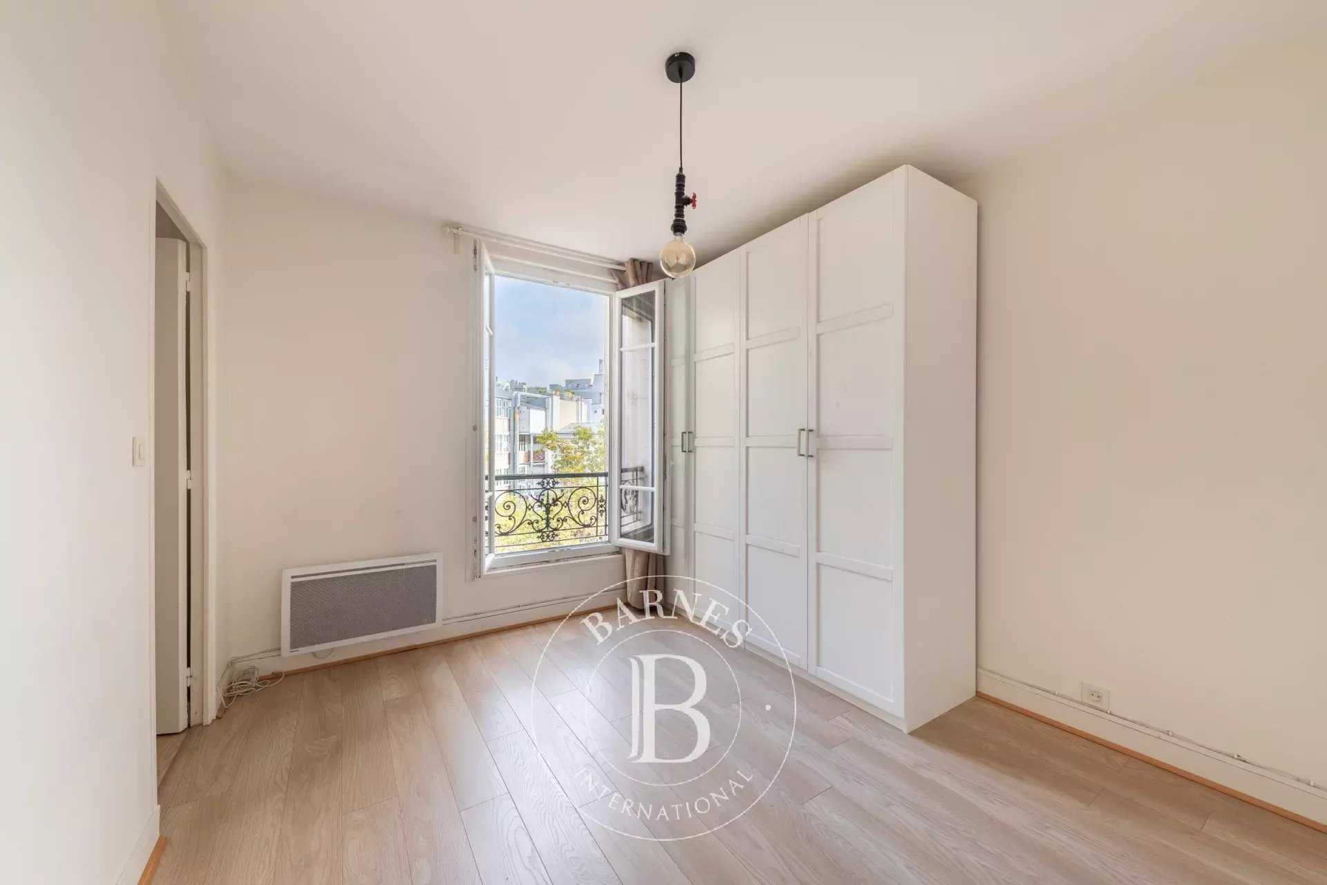 Apartment Paris 75011  -  ref 85339107 (picture 3)