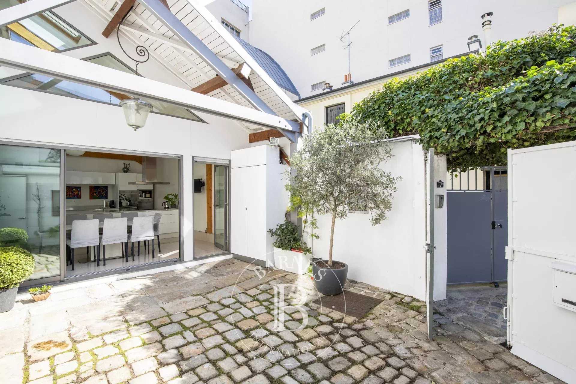 House Paris 75020  -  ref 85719467 (picture 1)