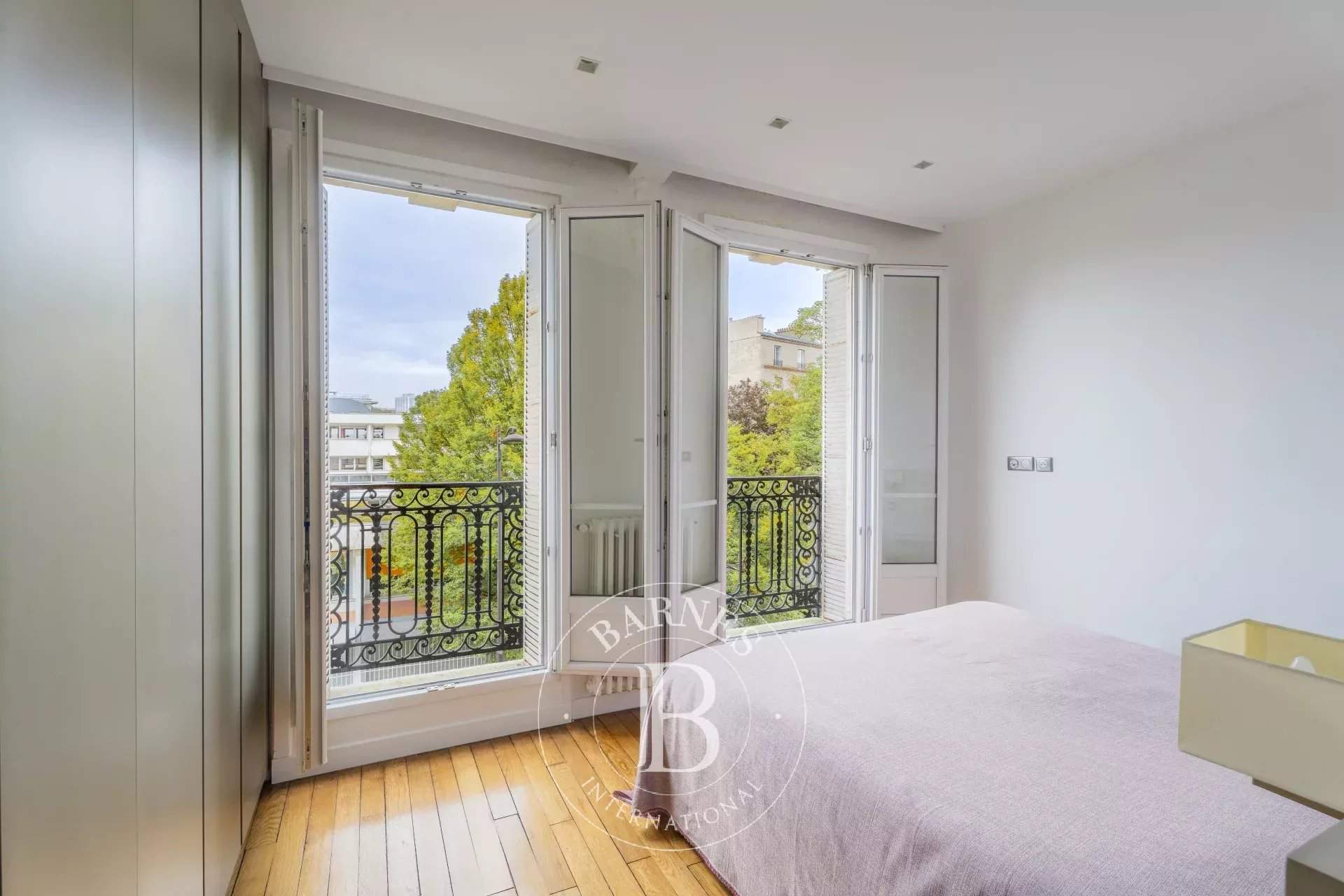 Paris  - Apartment 4 Bedrooms - picture 9