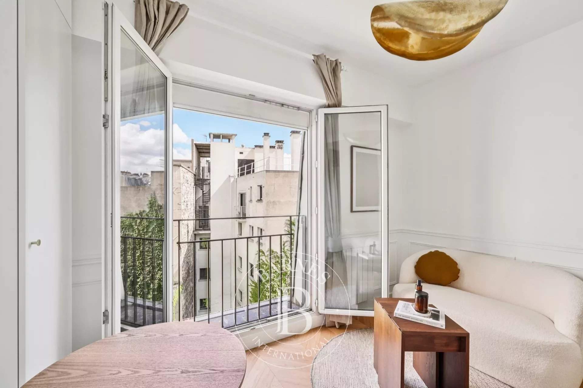 Paris  - Apartment  - picture 2
