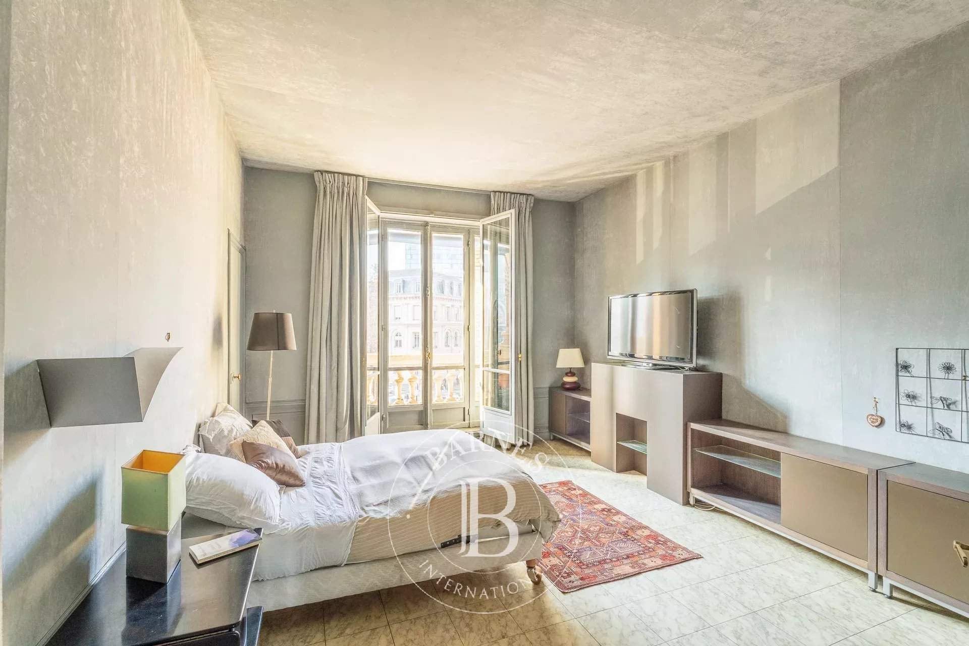 Paris  - Apartment 3 Bedrooms - picture 9