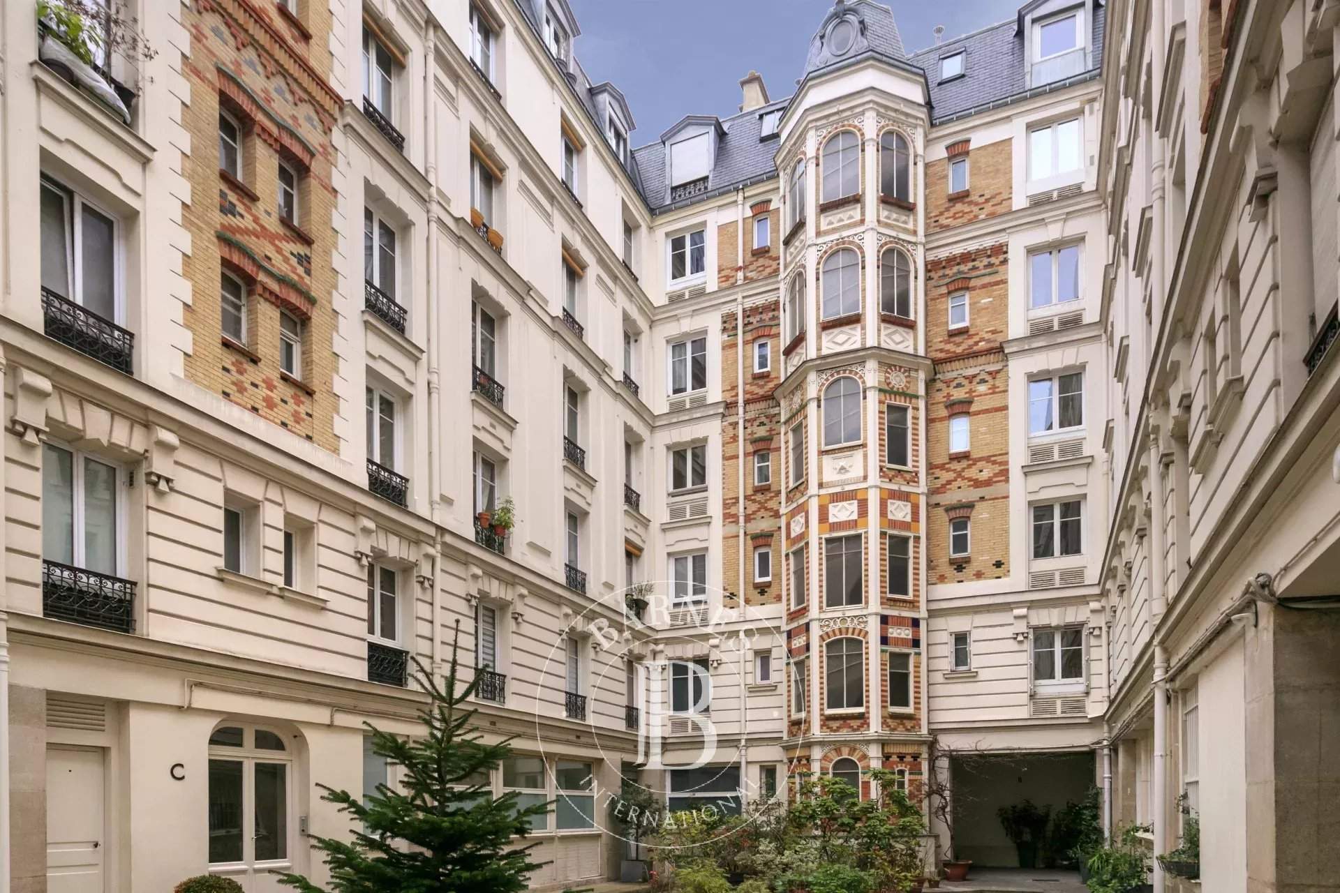 Paris  - Apartment 2 Bedrooms - picture 12