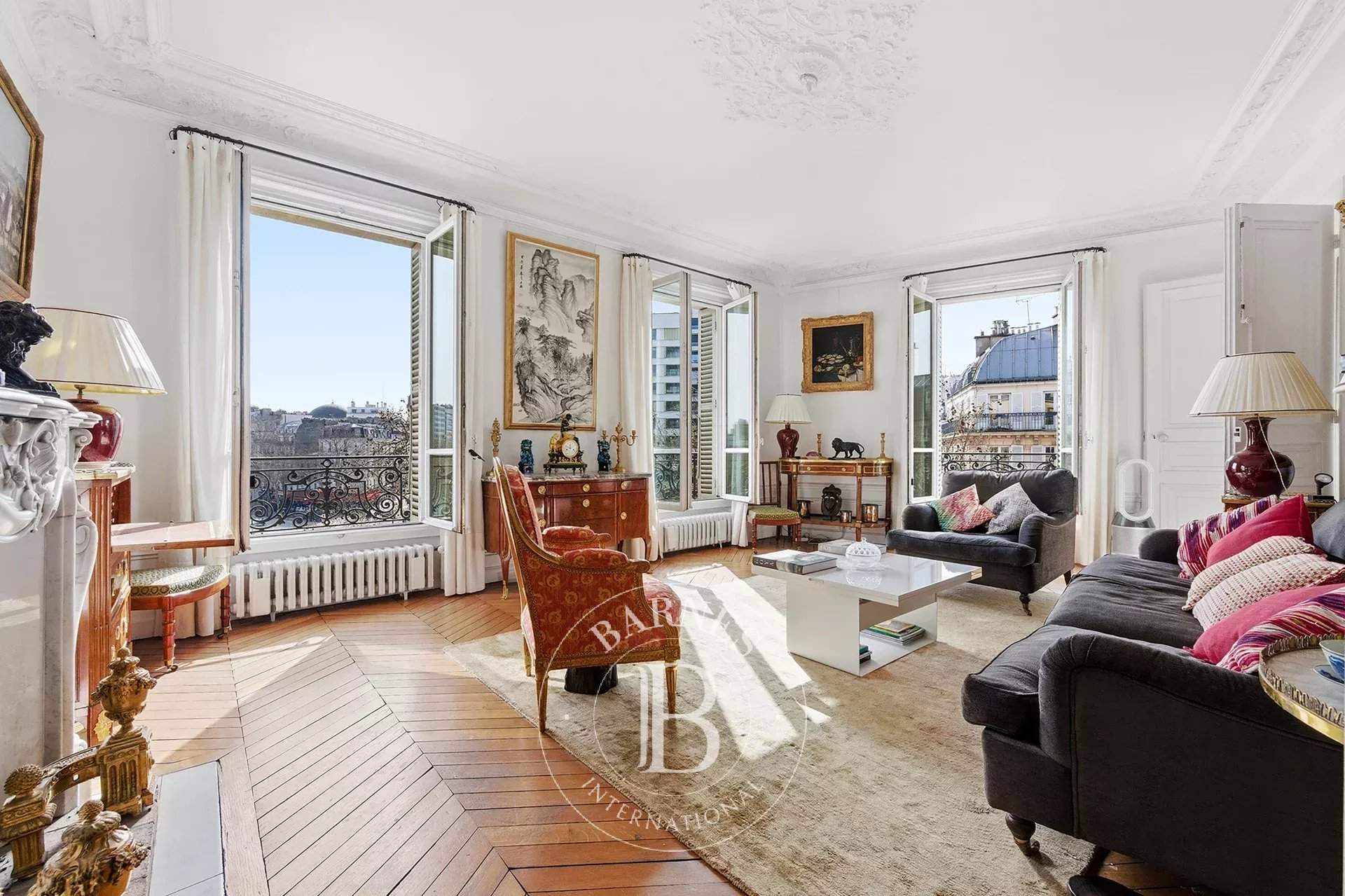 Paris  - Appartement 4 Pi&egrave;ces 3 Chambres - picture 1